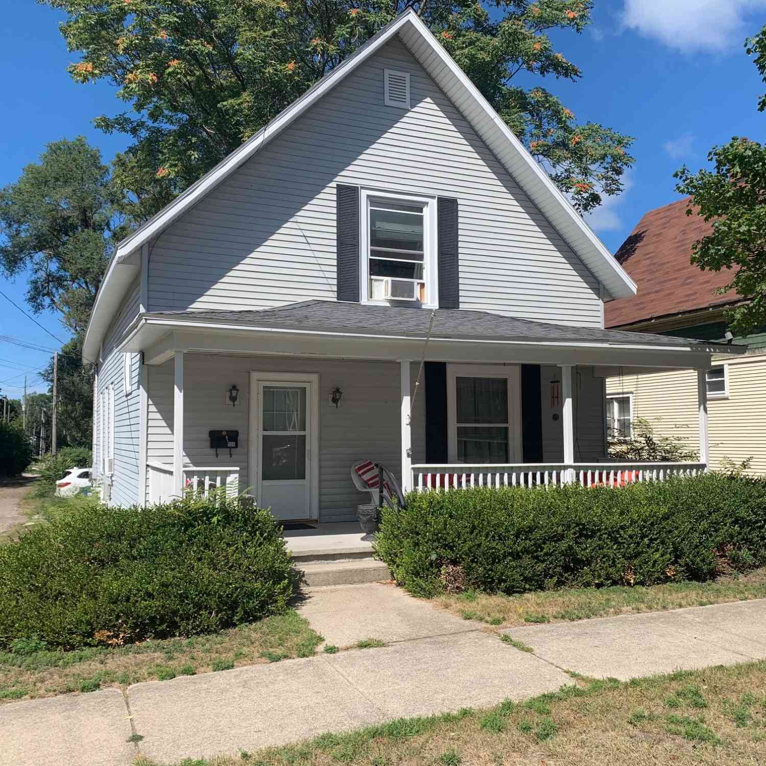 Homes For Sale - 506 S Washington Avenue<br/> Ludington, MI 49431
