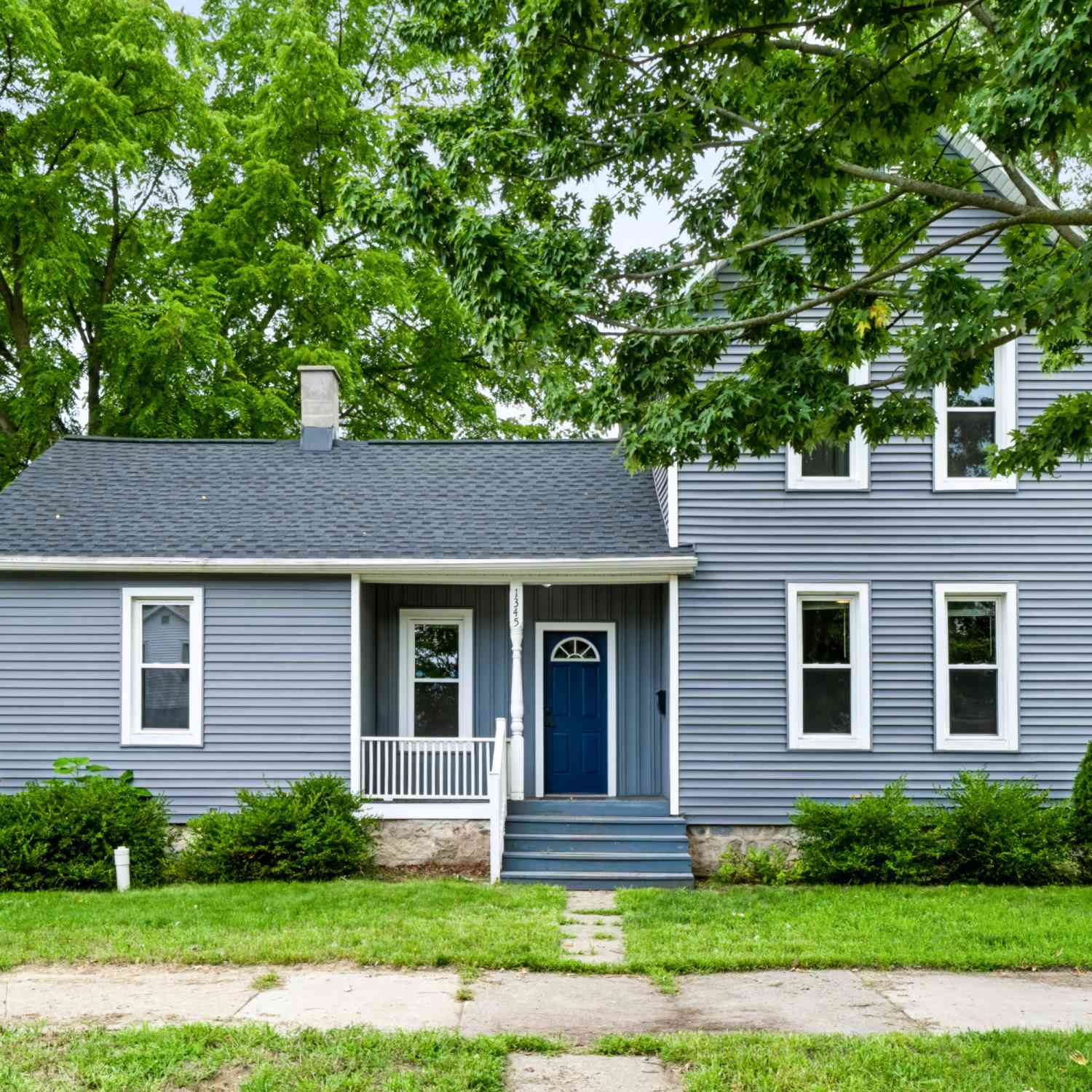 Homes For Sale - 1345 NW Broadway Avenue<br/> Grand Rapids, MI 49504
