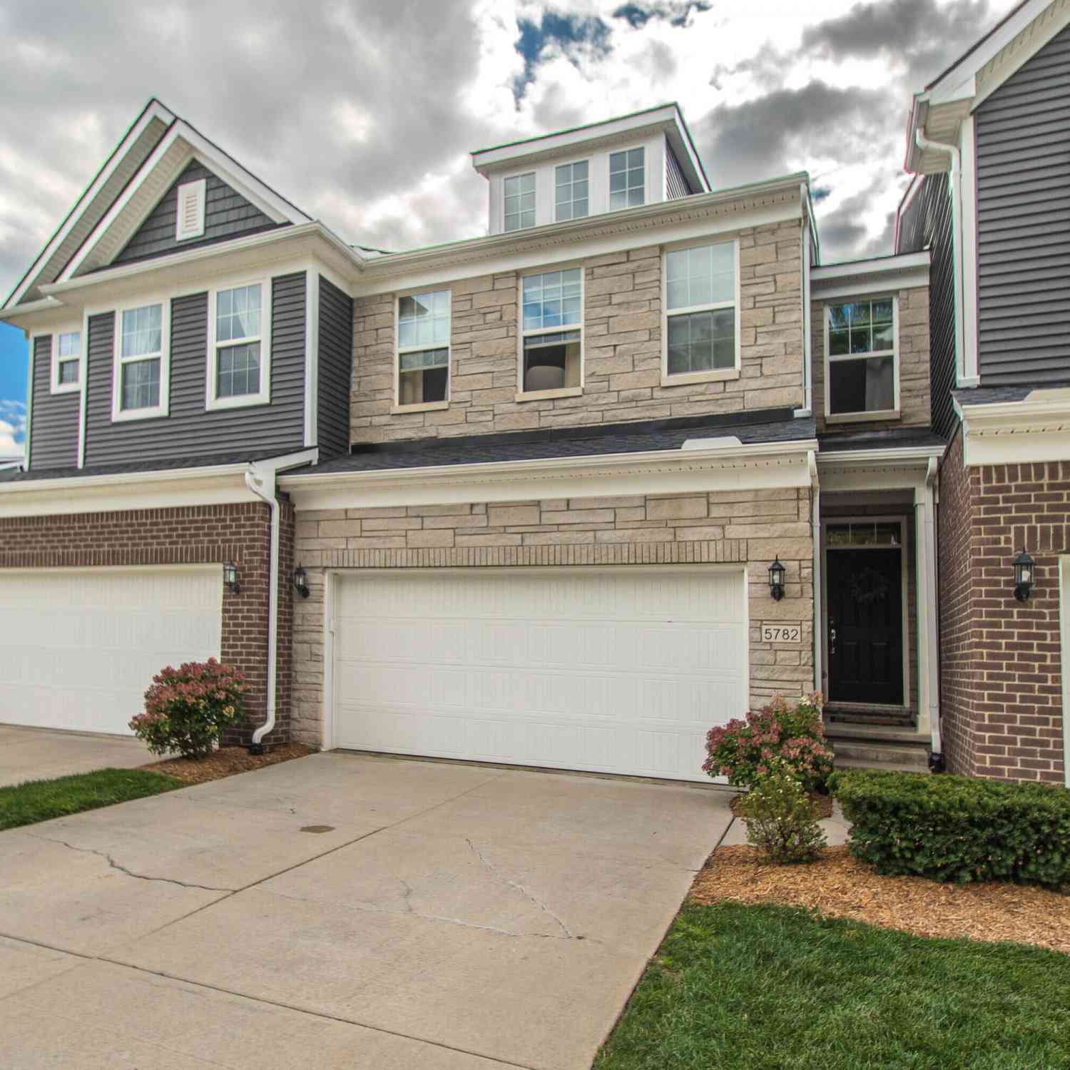 Condo For Sale - 5782 Whispering Springs Drive<br/> Washtenaw County, Ann Arbor, MI 48108