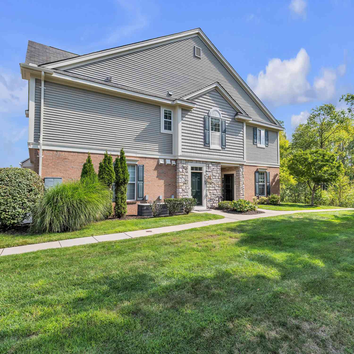 Condo For Sale - 2263 Pinecroft Drive<br/> Wayne County, Canton, MI 48188