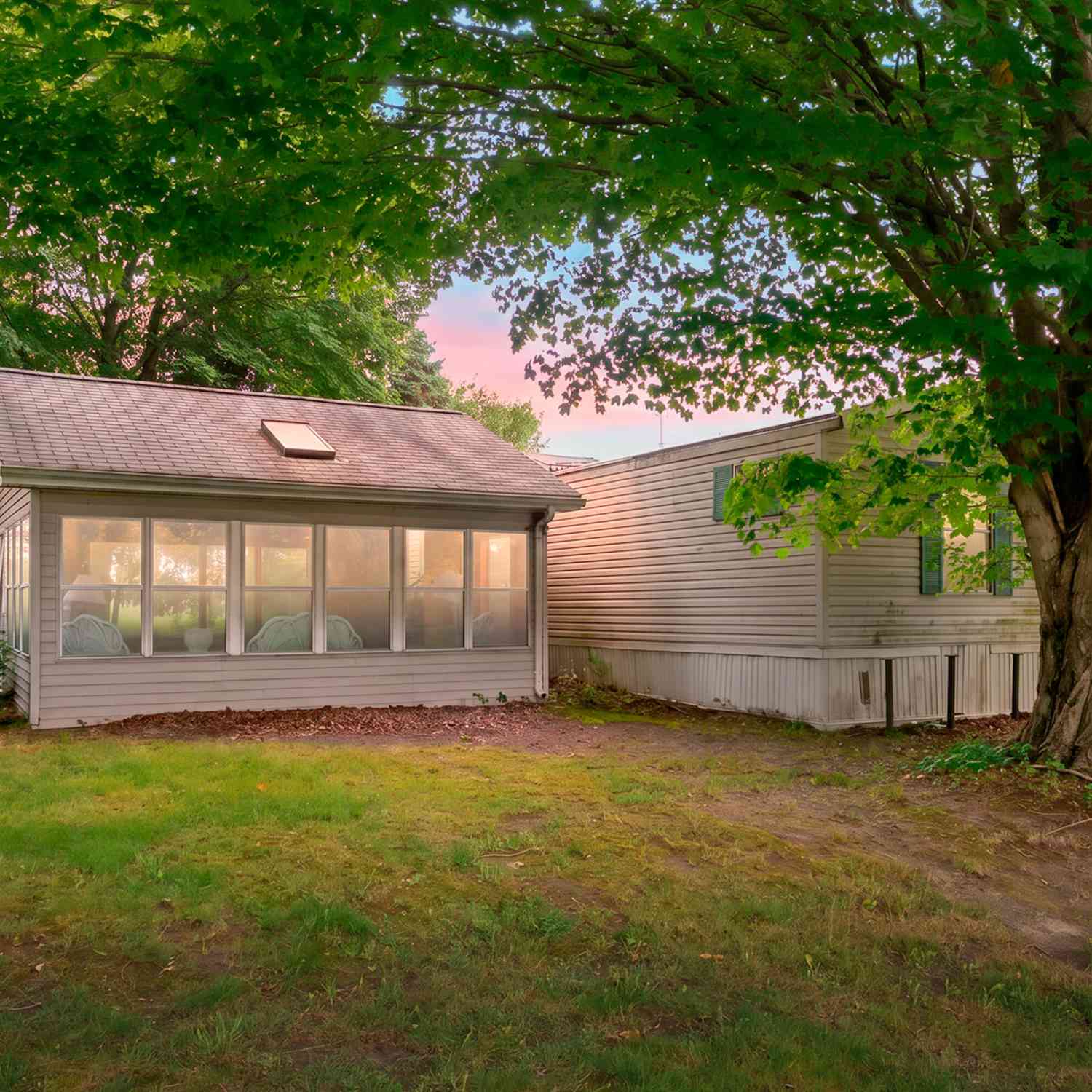 Mobile Home For Sale - 47528 84th Avenue<br/> Van Buren County, Decatur, MI 49045