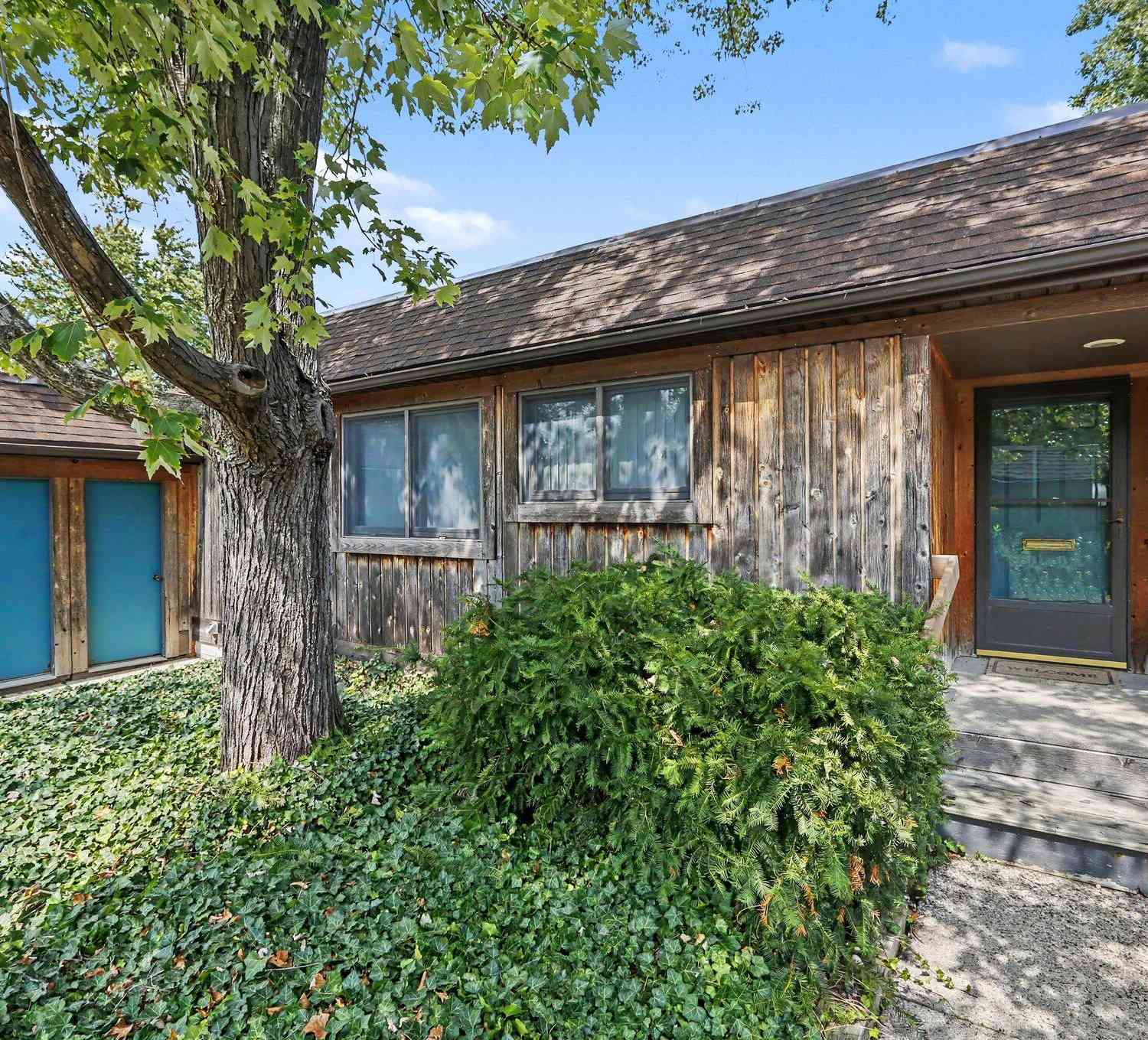 Condo For Sale - 2021 Pauline Court<br/> Washtenaw County, Ann Arbor, MI 48103