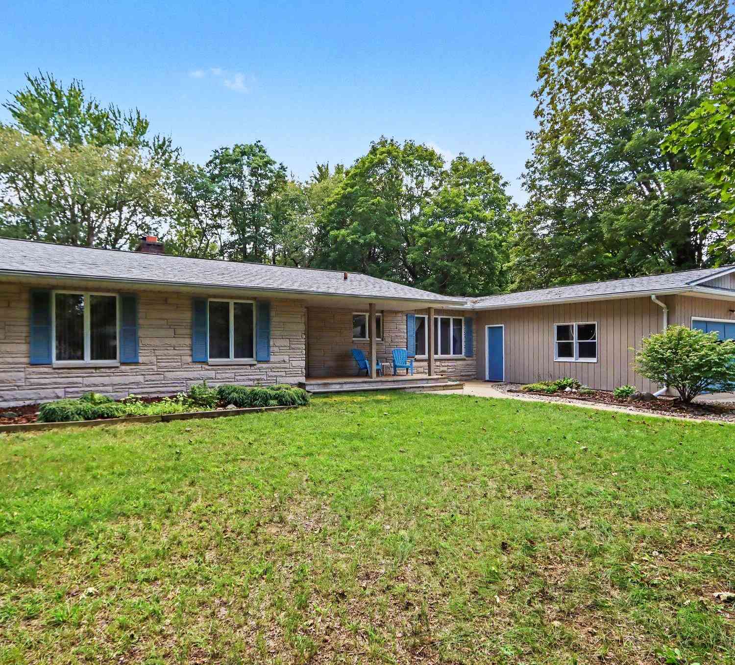 Homes For Sale - 3034 Springbrook Drive<br/> Kalamazoo County, Kalamazoo, MI 49004