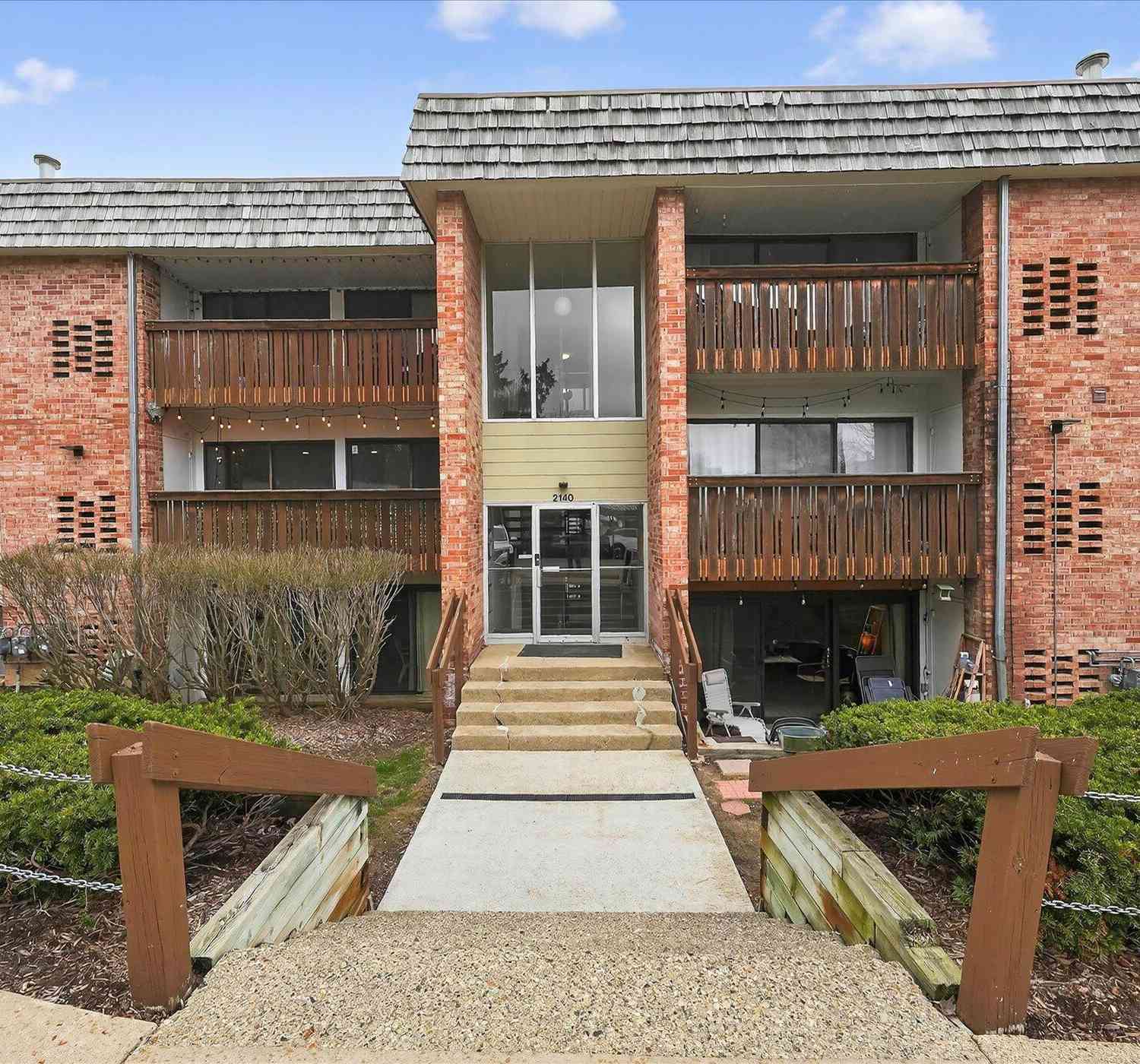 Condo For Sale - 2140 Pauline Boulevard #206<br/> Washtenaw County, Ann Arbor, MI 48103
