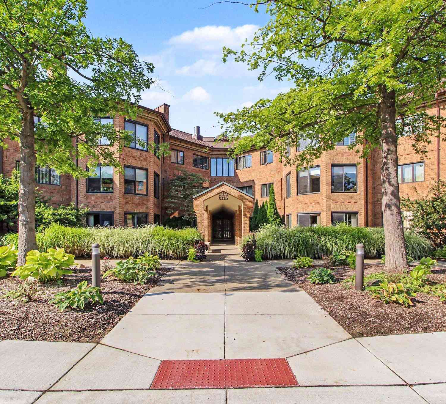Condo For Sale - 2115 Nature Cove Court #203<br/> Washtenaw County, Ann Arbor, MI 48104