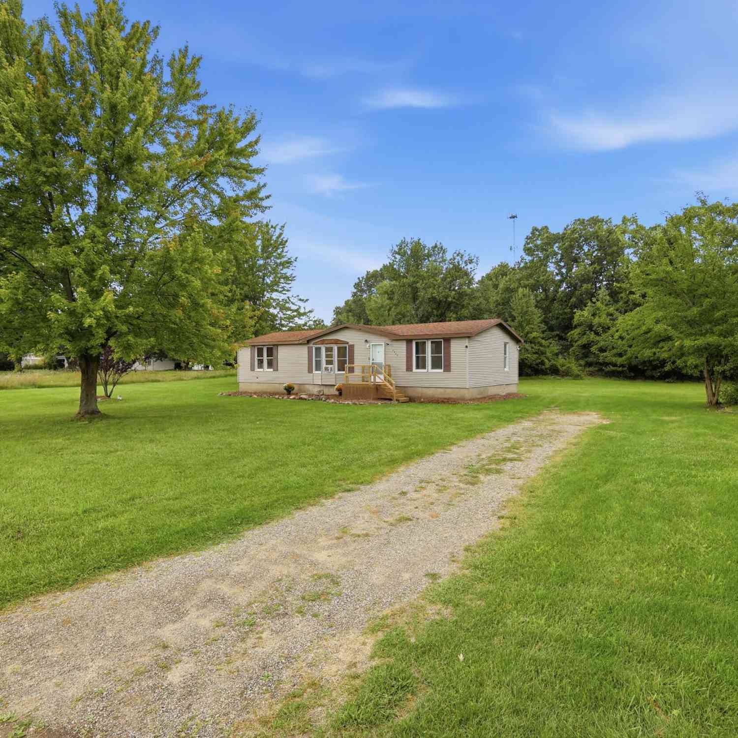 Mobile Home For Sale - 9949 10 Mile Road<br/> Kent County, Rockford, MI 49341