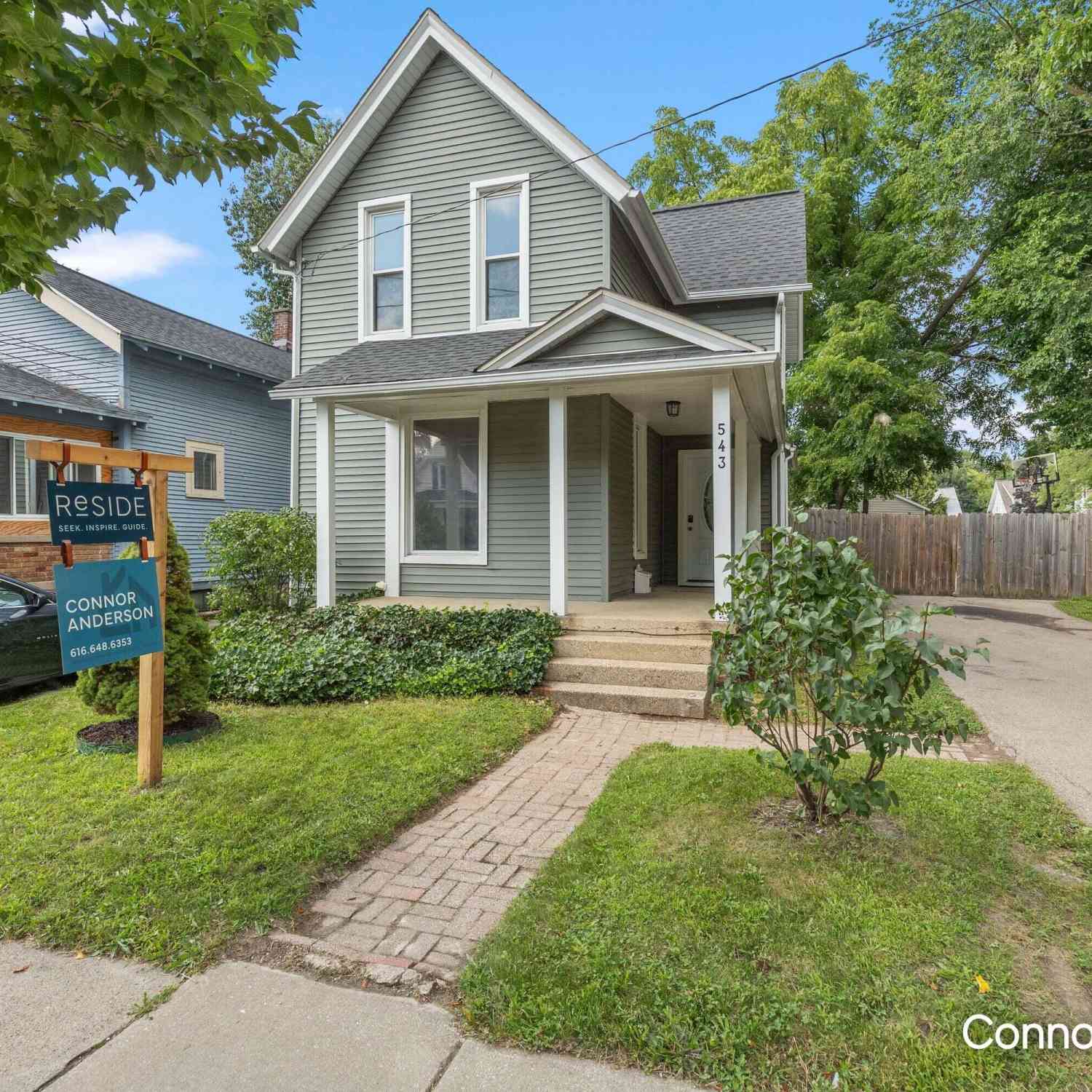 Homes For Sale - 543 Leonard Street<br/> Grand Rapids, MI 49503