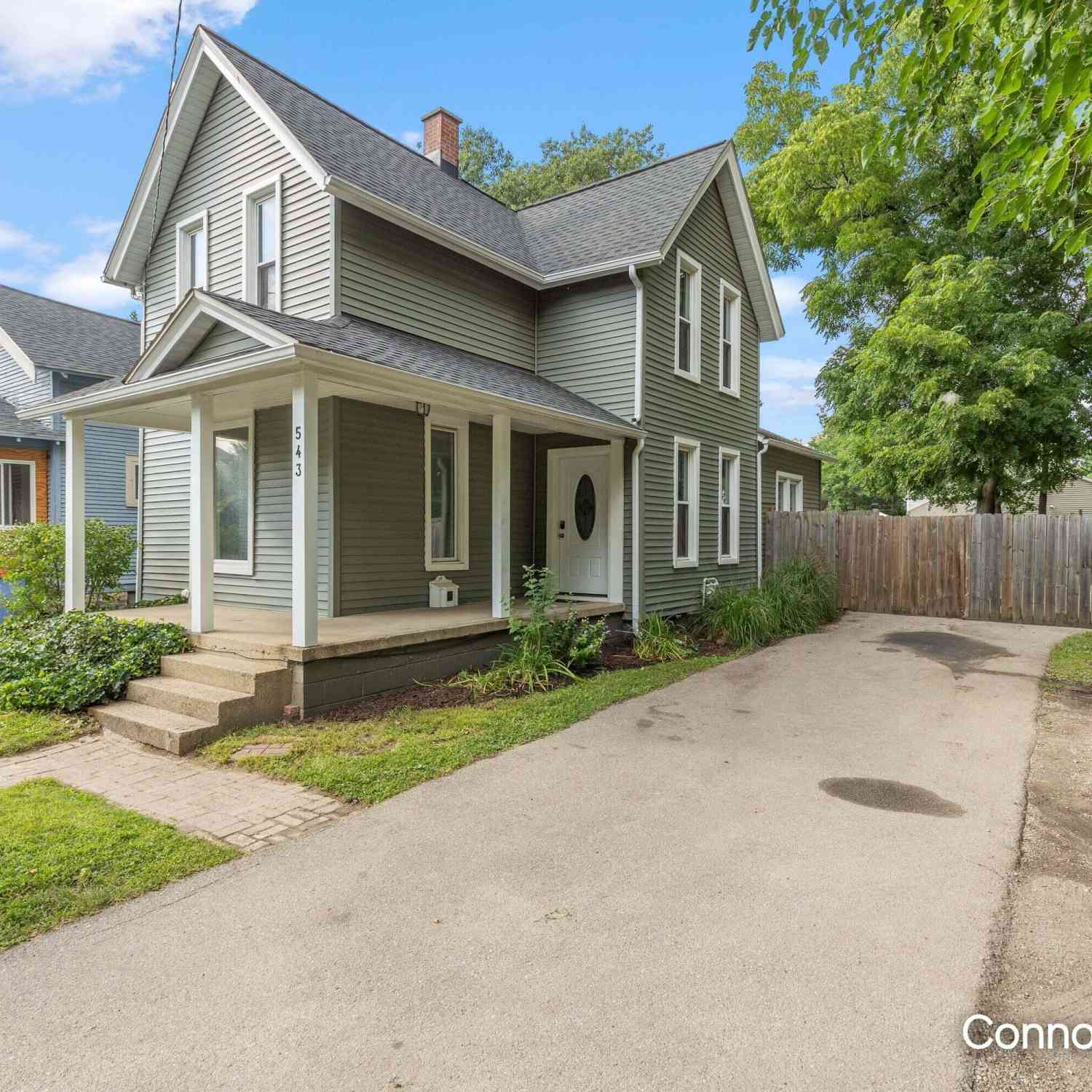 Homes For Sale - 543 Leonard Street<br/> Kent County, Grand Rapids, MI 49503