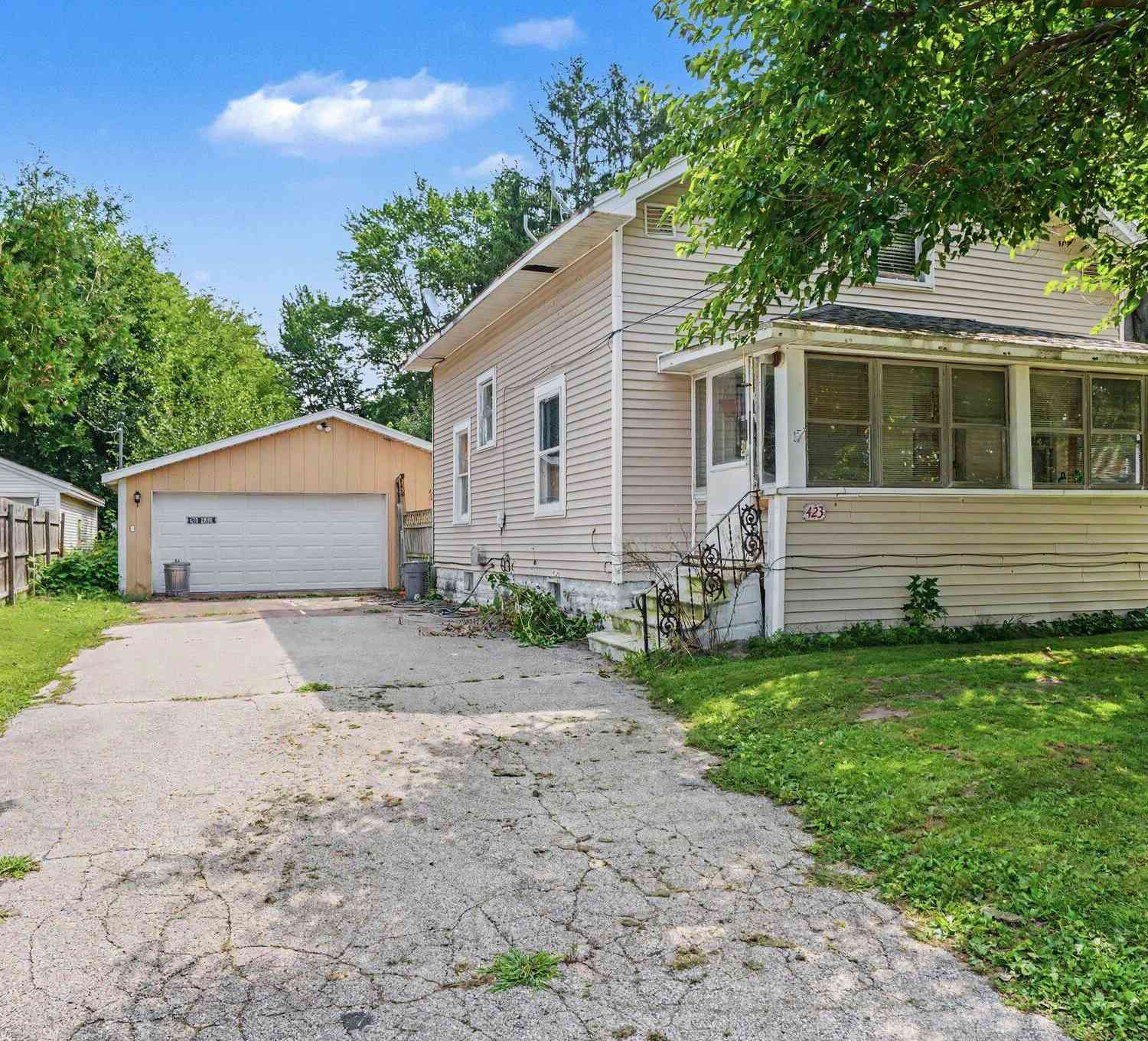 Homes For Sale - 423 N 14th Street<br/> Niles, MI 49120