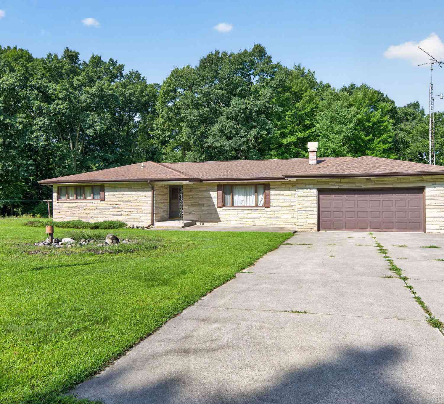 Homes For Sale - 28789 Downey Street<br/> Dowagiac, MI 49047