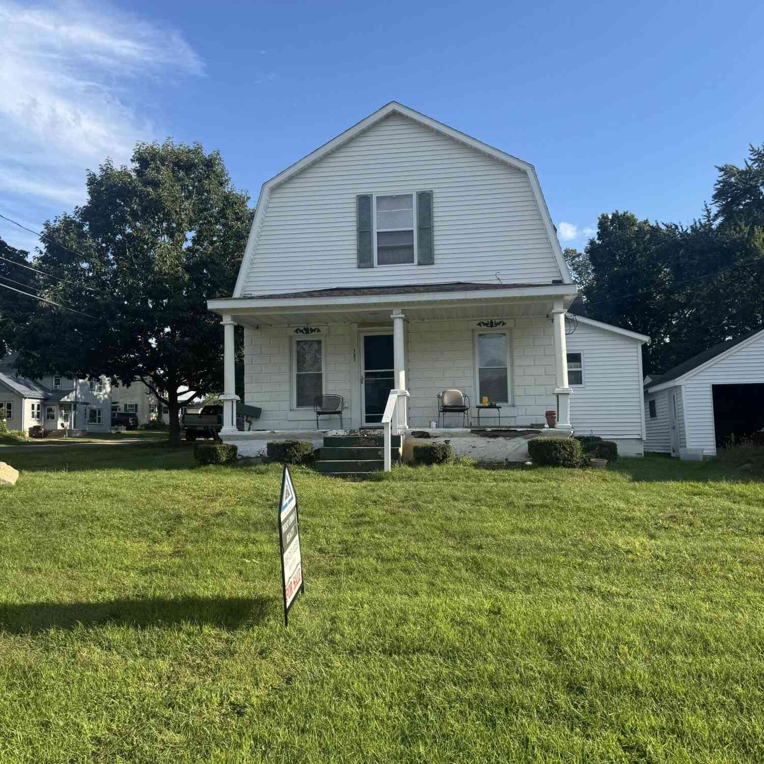 Homes For Sale - 121 E Isabelle Street<br/> Ionia County, Belding, MI 48809