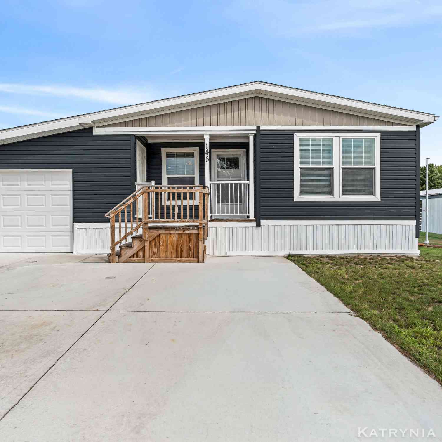Mobile Home For Sale - 145 W Pin Oak Drive<br/> Coopersville, MI 49404