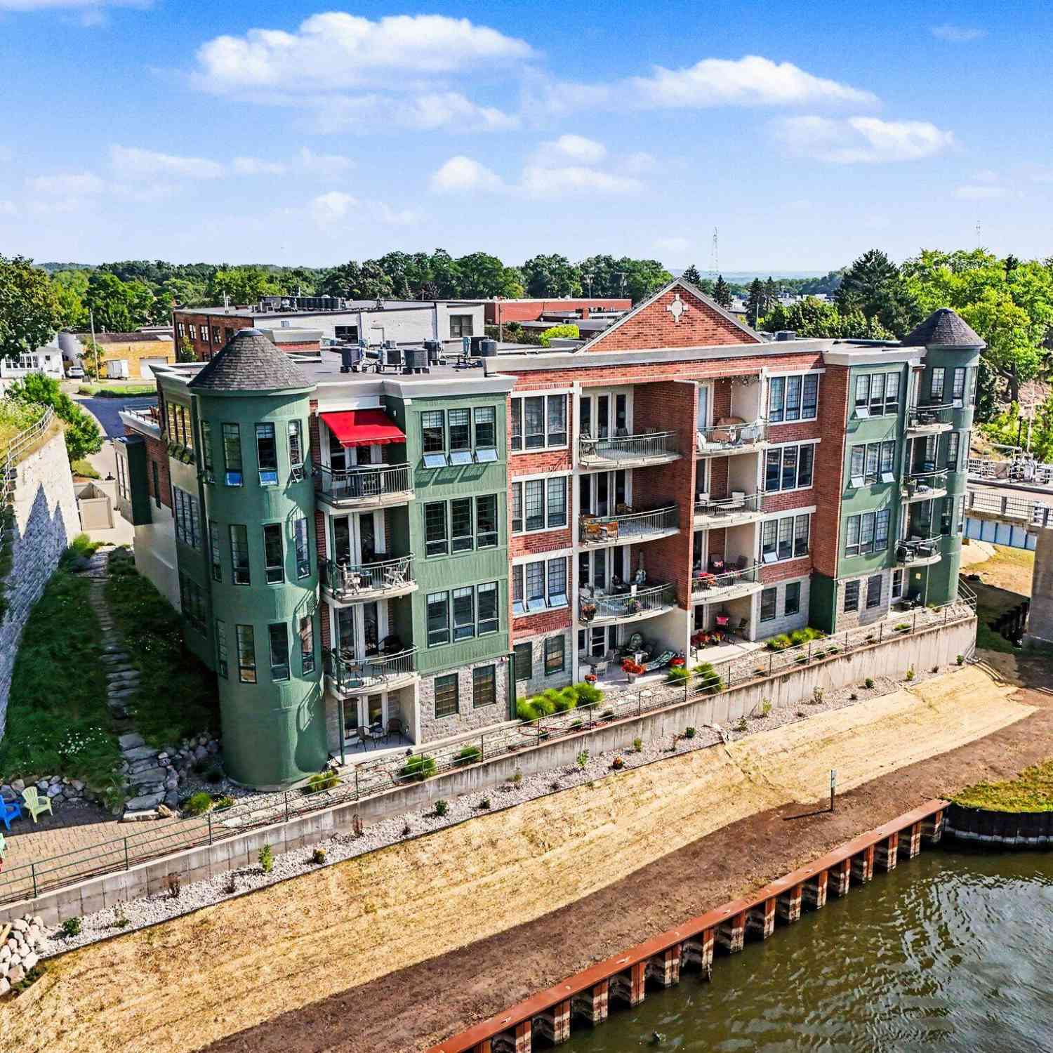 Condo For Sale - 80 Washington Street #7<br/> Manistee County, Manistee, MI 49660