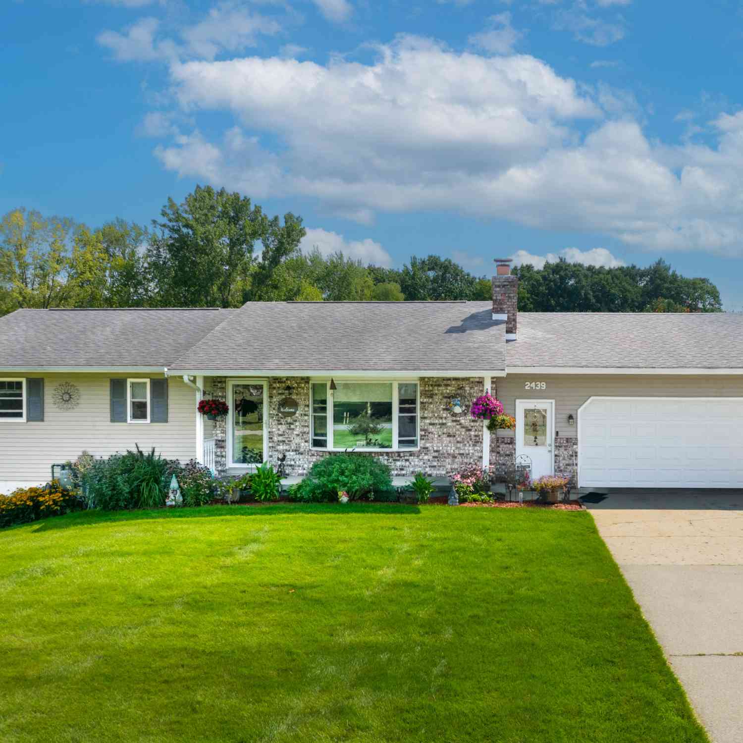 Homes For Sale - 2439 W Lakewood Road<br/> Muskegon County, Whitehall, MI 49461