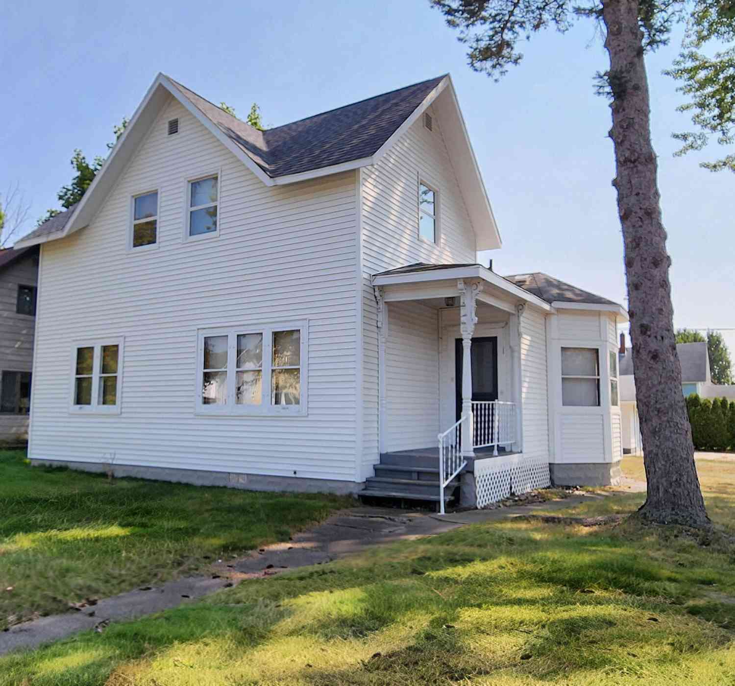 Homes For Rent - 703 Hopkins Street<br/> Manistee, MI 49660