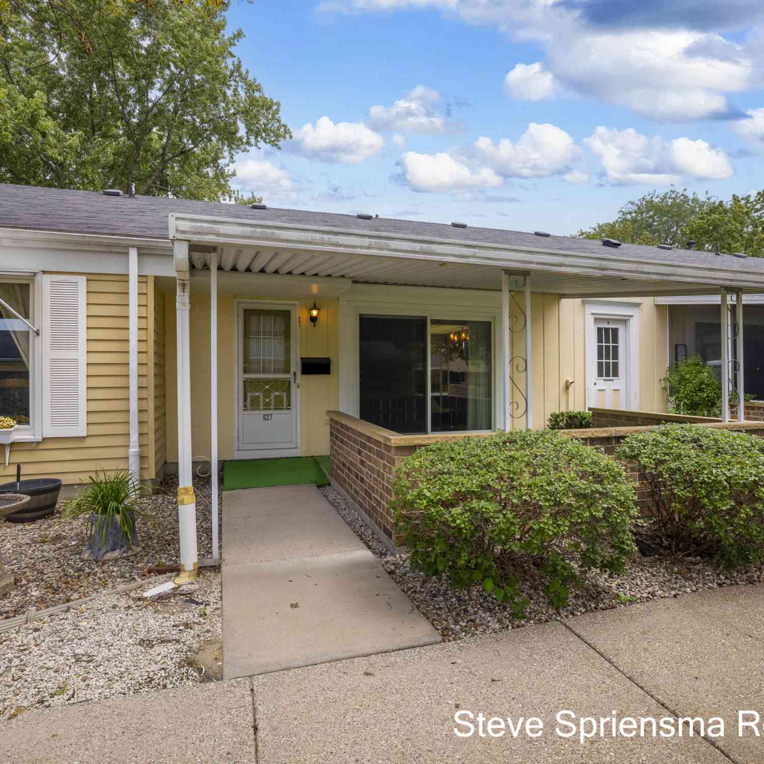 Condo For Sale - 627 Carriage Lane<br/> Ottawa County, Jenison, MI 49428
