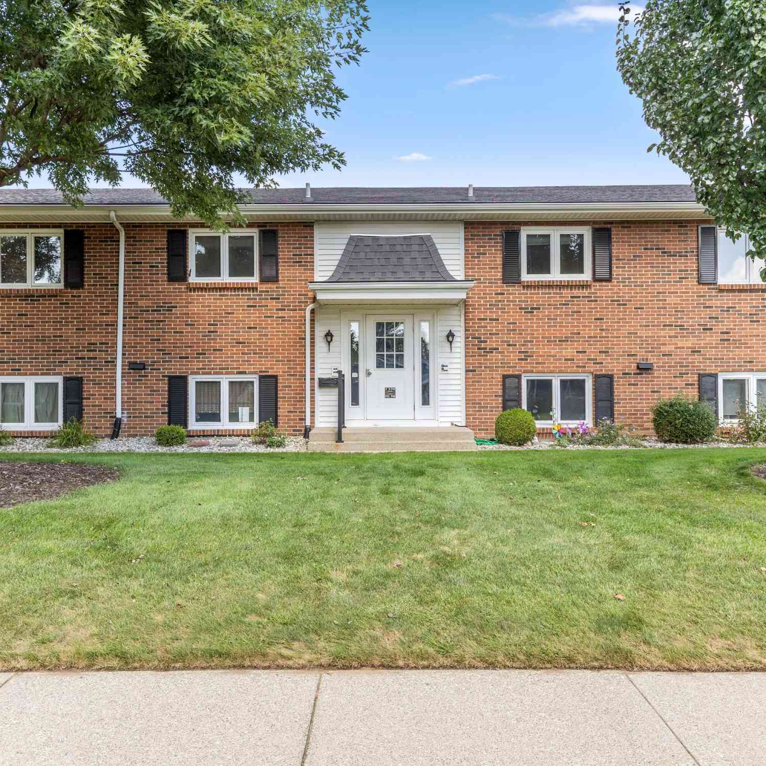 Condo For Sale - 707 Andover Street<br/> Kent County, Kentwood, MI 49548