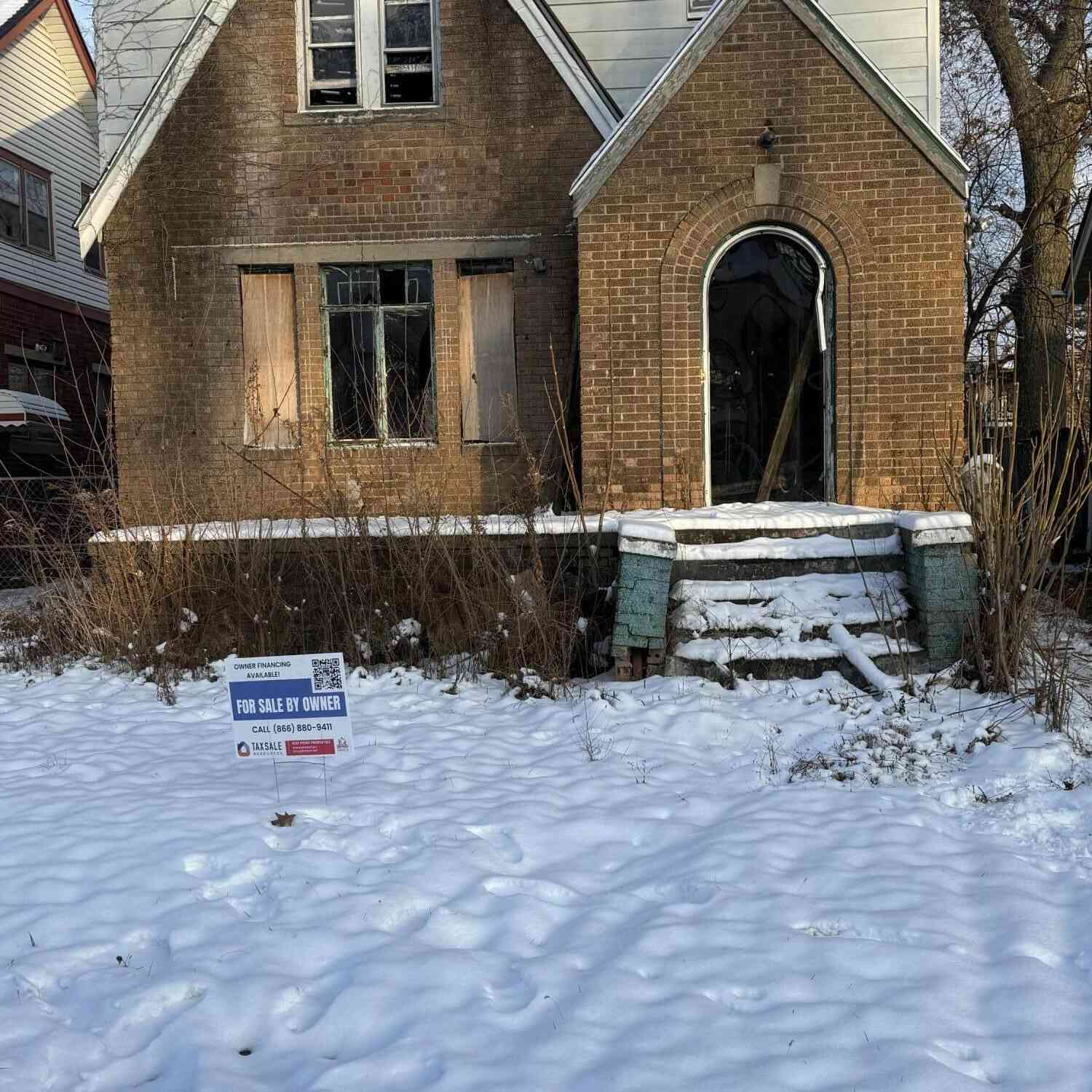 Homes For Sale - 16560 Ward Avenue<br/> Detroit, MI 48235