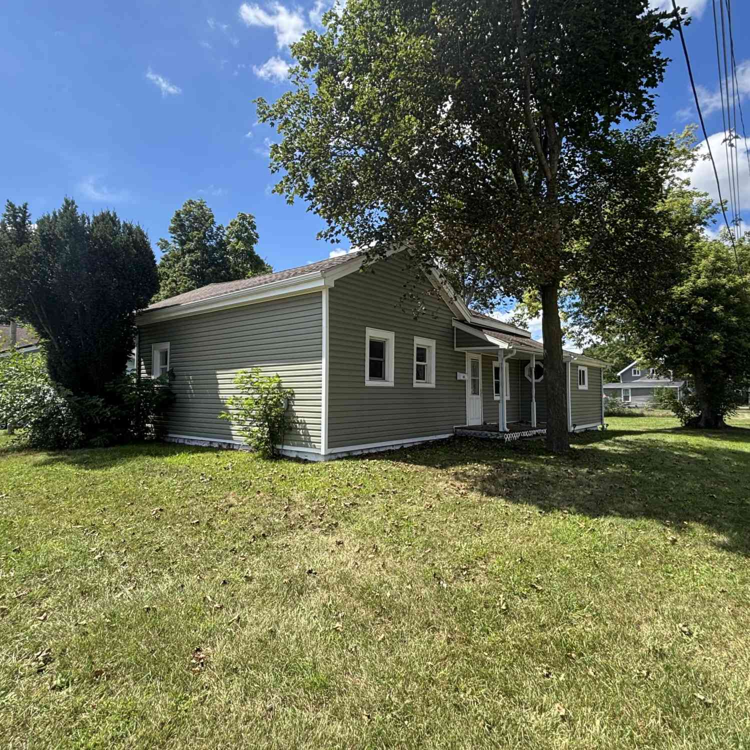 Homes For Sale - 421 W Railroad Street<br/> Cass County, Dowagiac, MI 49047