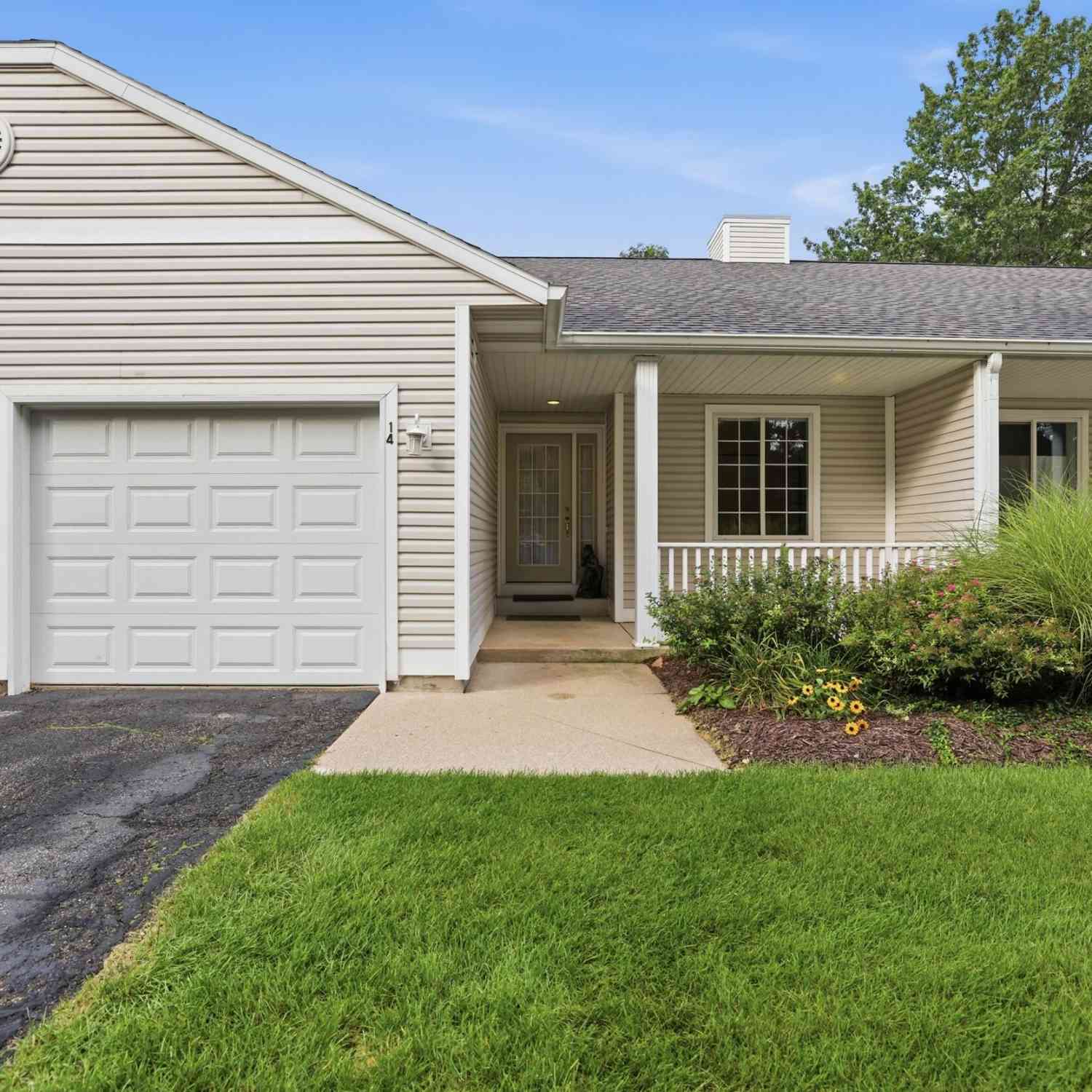 Condo For Sale - 14 W Scotts Drive #11<br/> Ottawa County, Holland, MI 49424