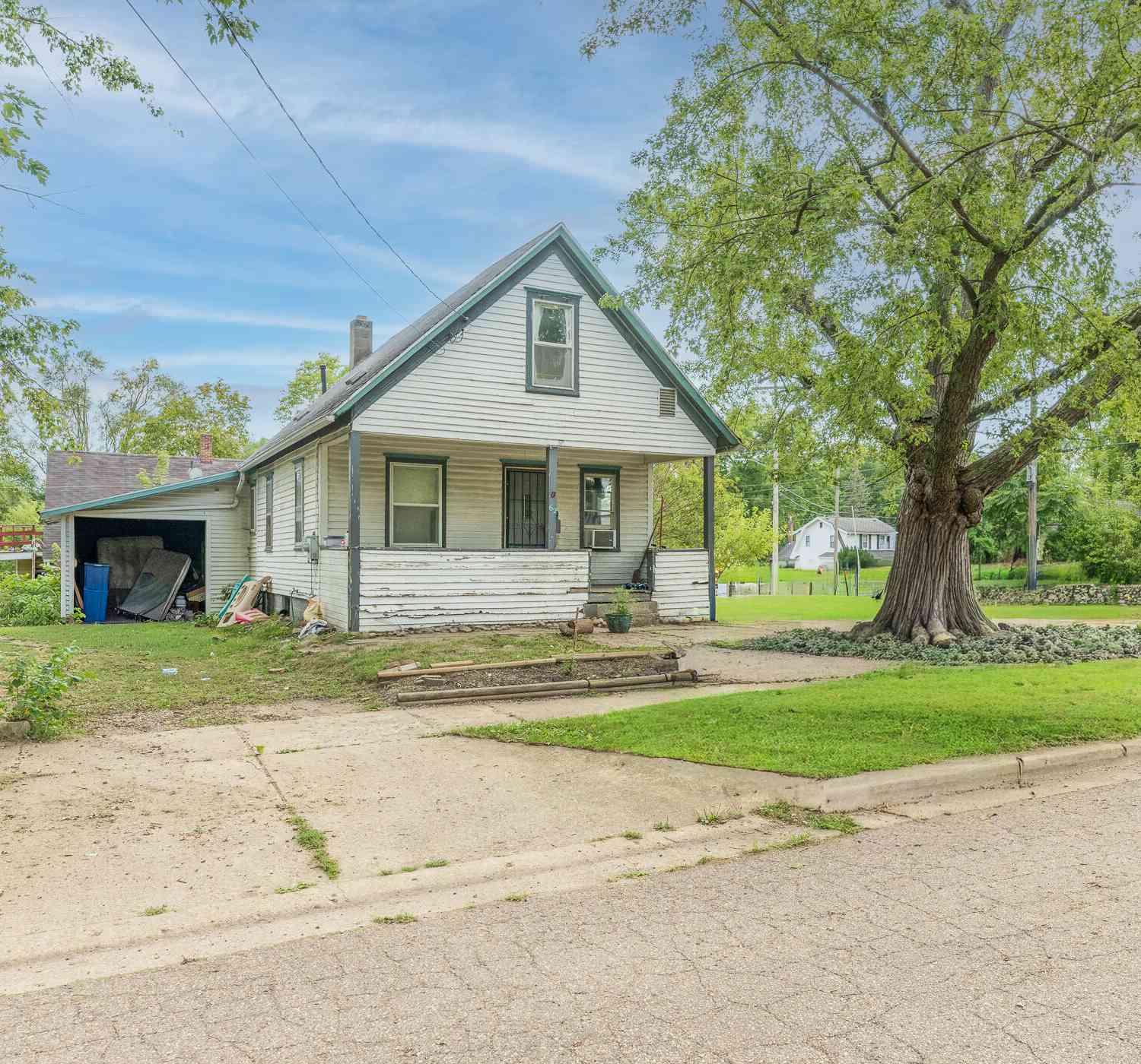 Homes For Sale - 62 Fairview Avenue<br/> Battle Creek, MI 49017