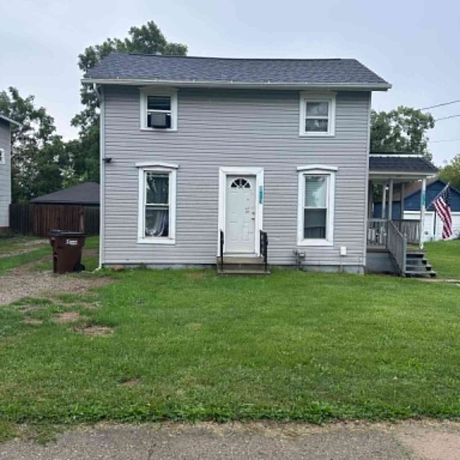 Homes For Sale - 813 Backus Street<br/> Jackson, MI 49202