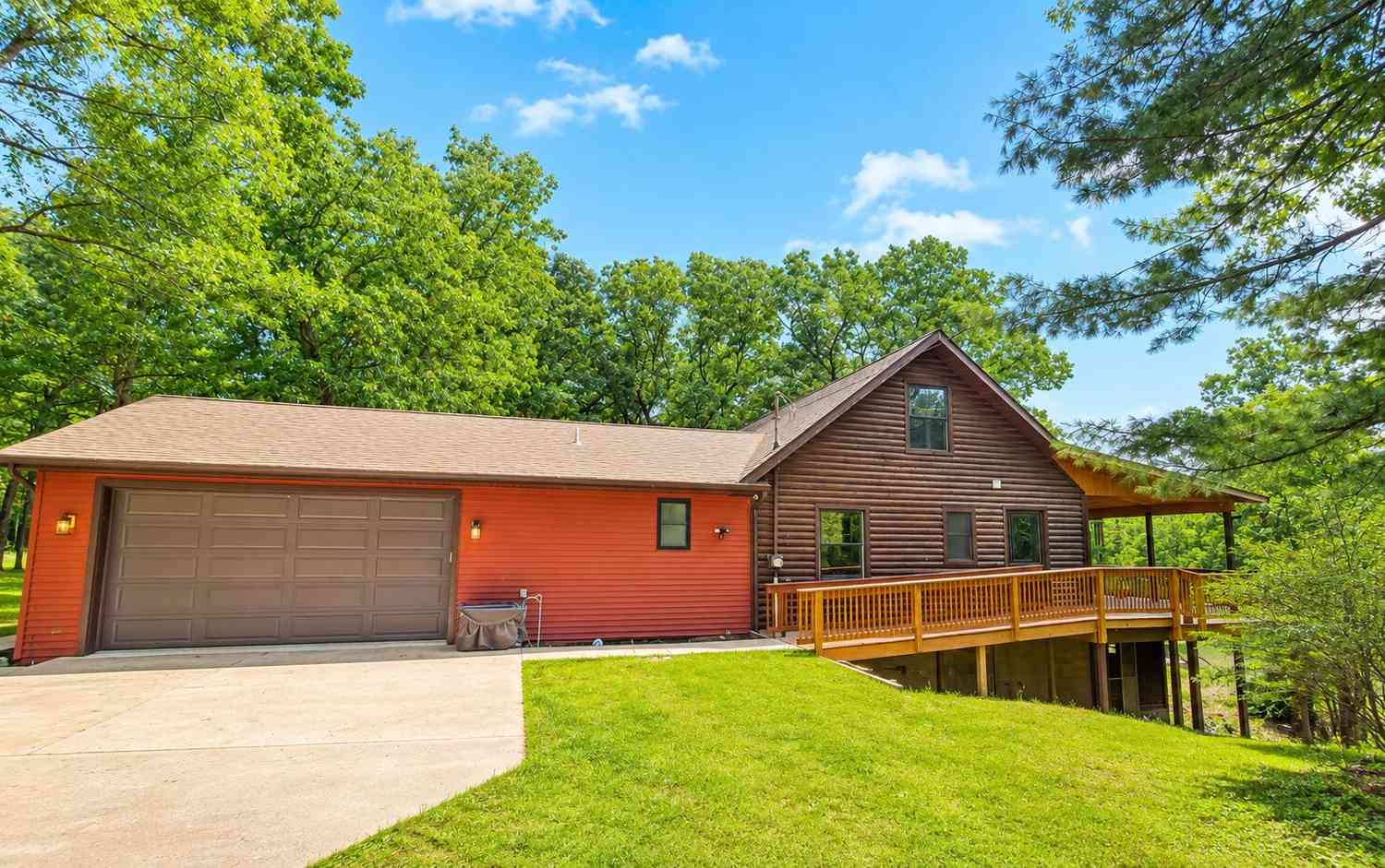 Homes For Sale - 7616 Automobile Road<br/> Twin Lake, MI 49457