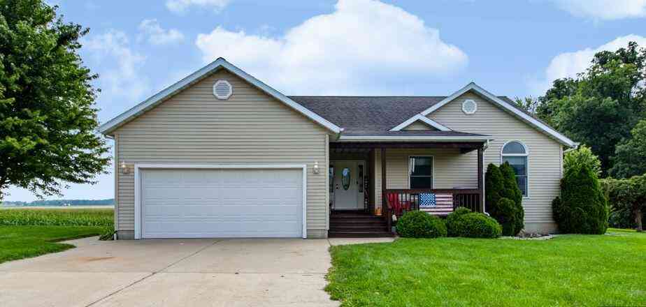 Homes For Sale - 707 Tulip Drive<br/> Berrien County, Three Oaks, MI 49128