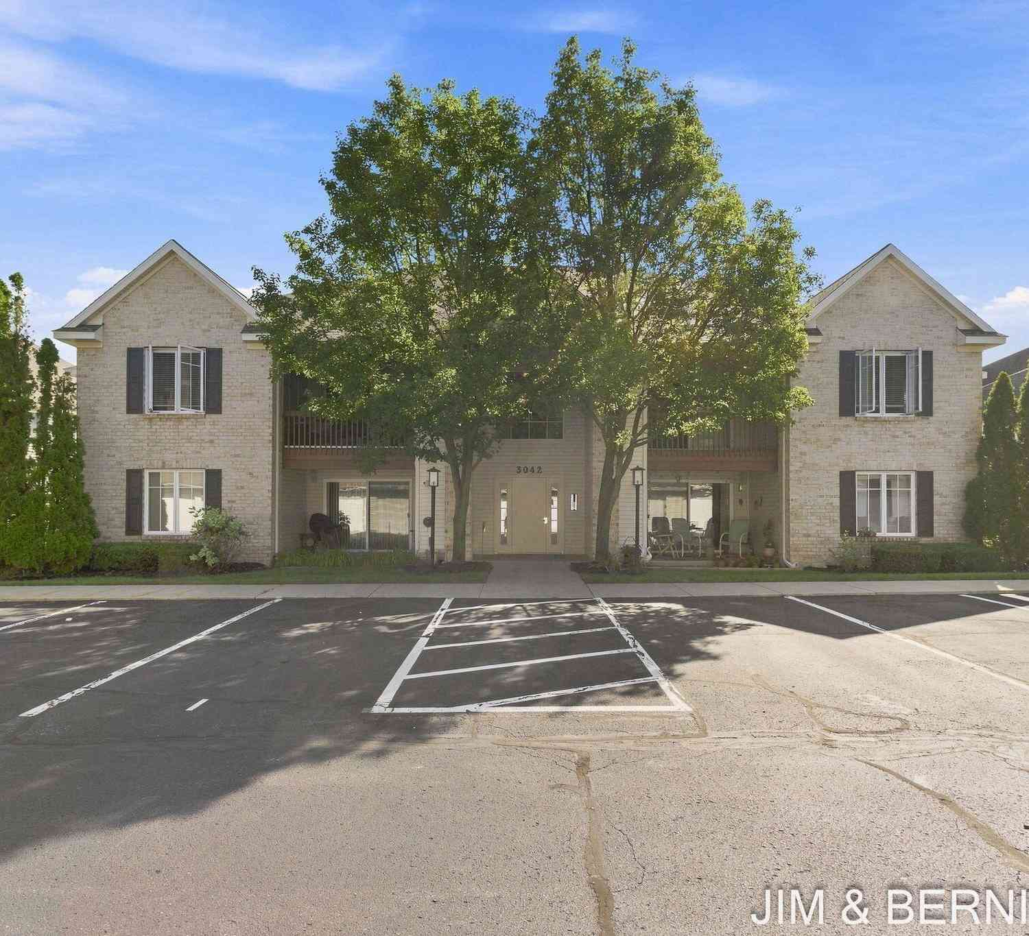 Condo For Sale - 3042 W Crystal Waters Drive #6<br/> Ottawa County, Holland, MI 49424