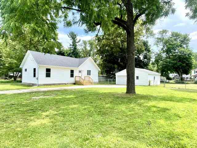 Homes For Sale - 323 Grand Street<br/> Jackson County, Michigan Center, MI 49254