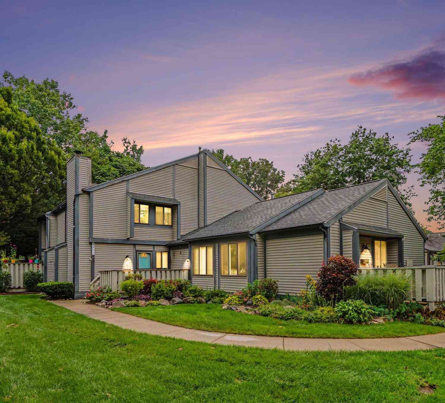 Condo For Sale - 4802 Foxfire Trail<br/> Portage, MI 49024