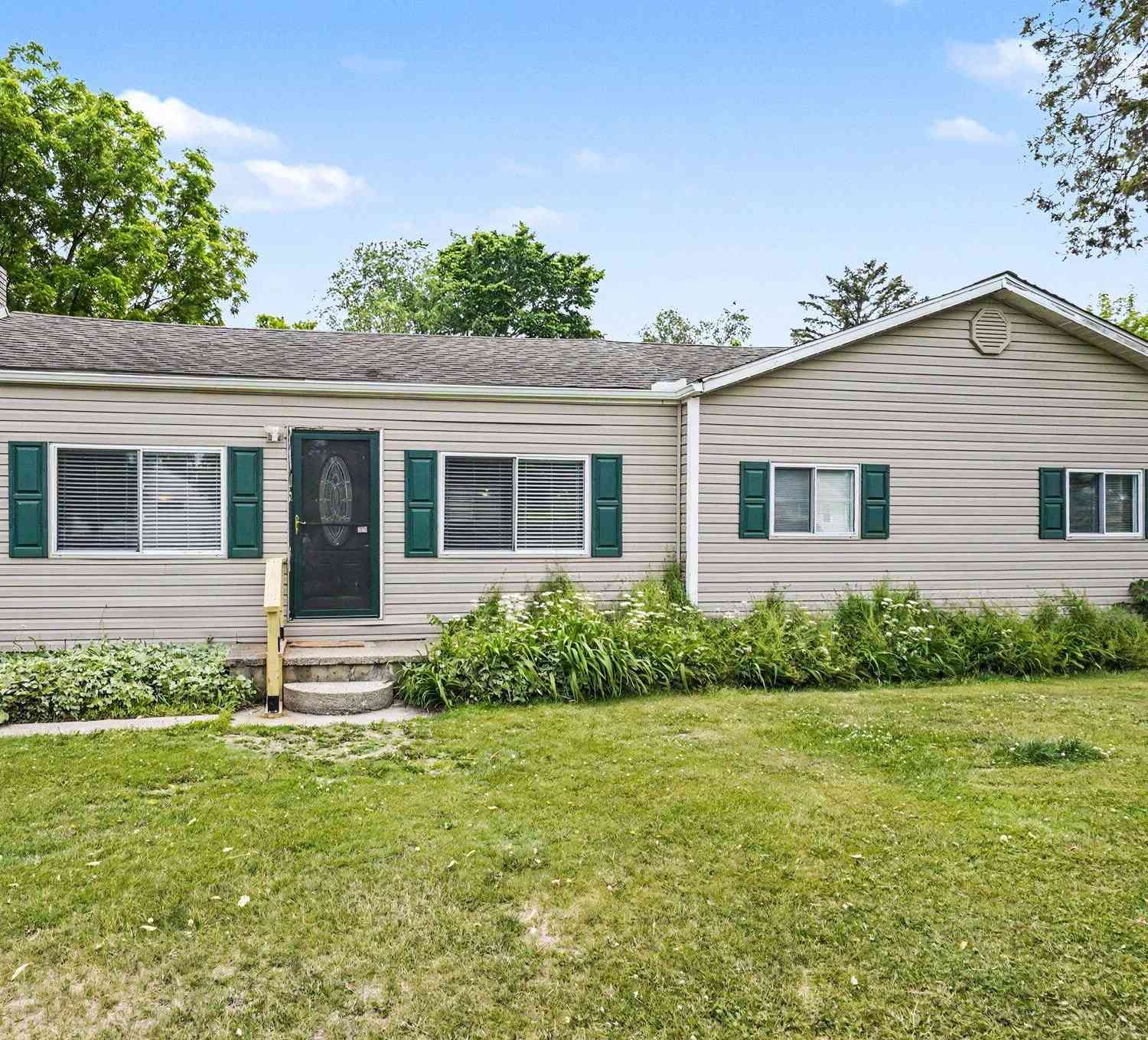 Homes For Sale - 3472 Esson Drive<br/> Grand Blanc, MI 48439
