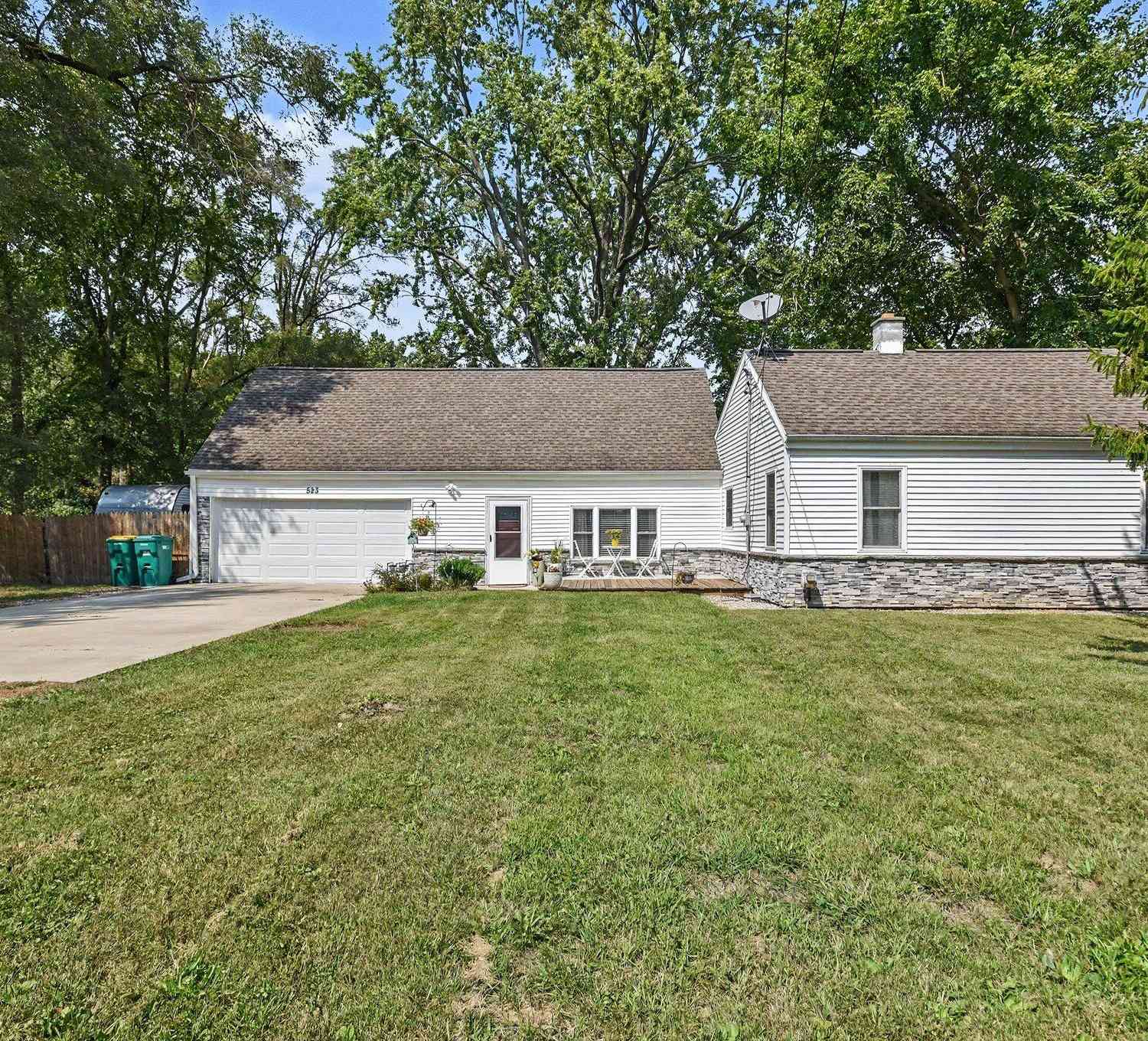 Homes For Sale - 523 Della Street<br/> Kalamazoo County, Portage, MI 49002