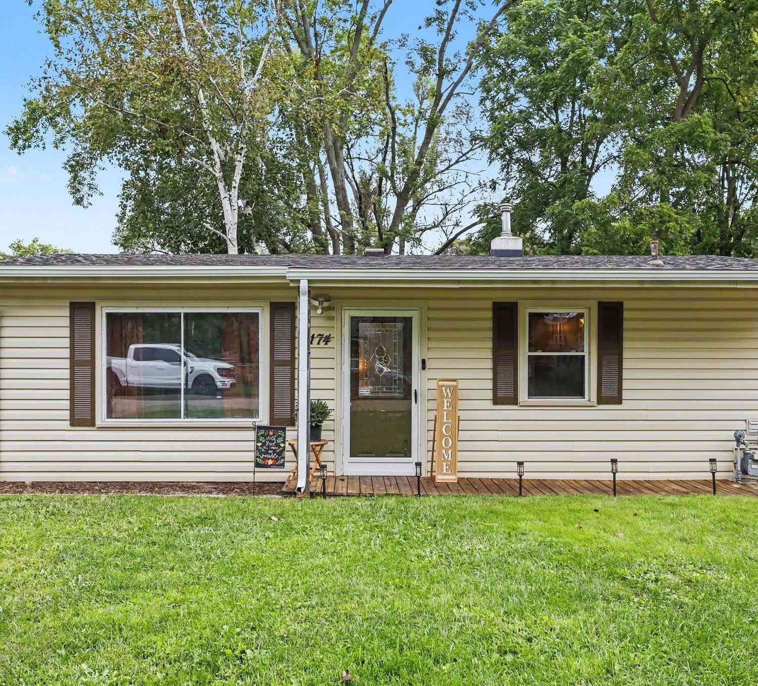 Homes For Sale - 174 Bradley Street<br/> Battle Creek, MI 49017