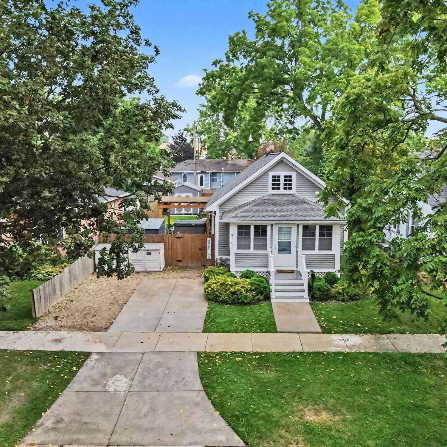 Homes For Sale - 510 Humphrey Street<br/> South Haven, MI 49090