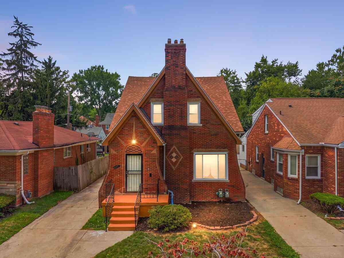 Homes For Sale - 5077 Grayton Street<br/> Detroit, MI 48224
