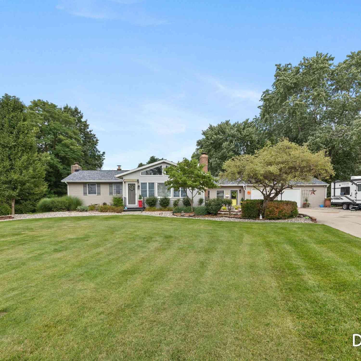 Homes For Sale - 10679 Keystone Drive<br/> Ada, MI 49301