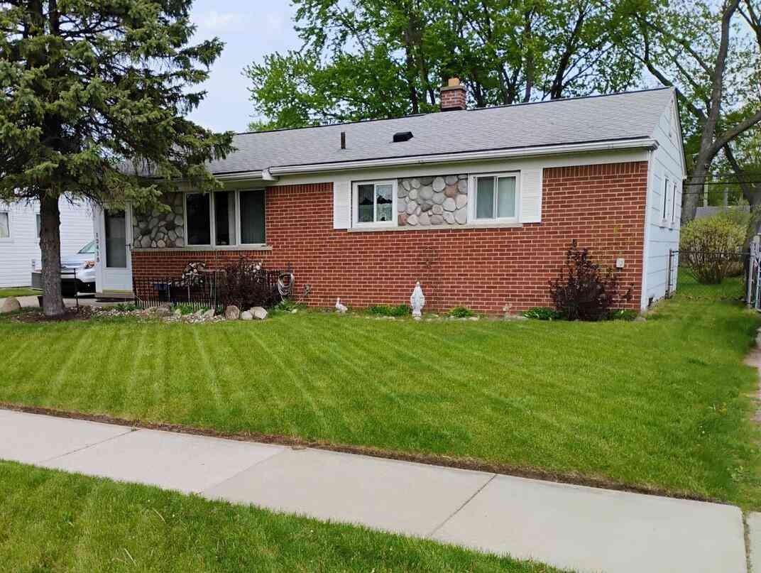 Homes For Sale - 12415 Clinton River Road<br/> Sterling Heights, MI 48313