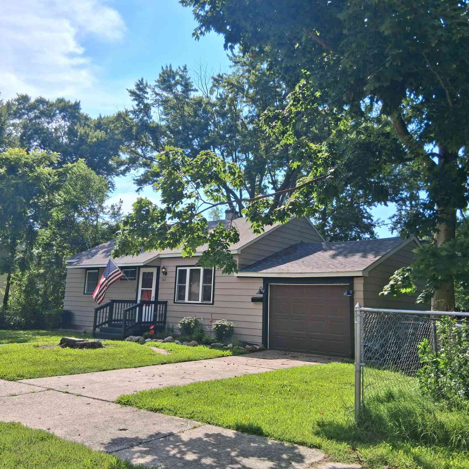 Homes For Sale - 746 Hiways Avenue<br/> South Haven, MI 49090