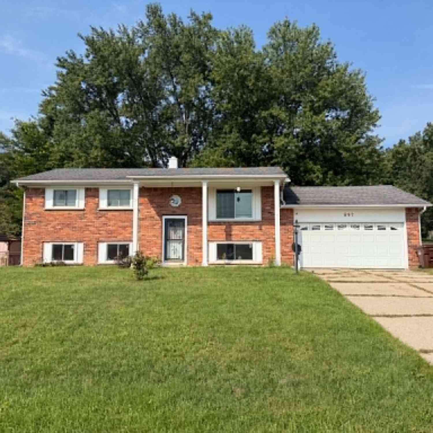 Homes For Sale - 897 N Washington Avenue<br/> Battle Creek, MI 49037