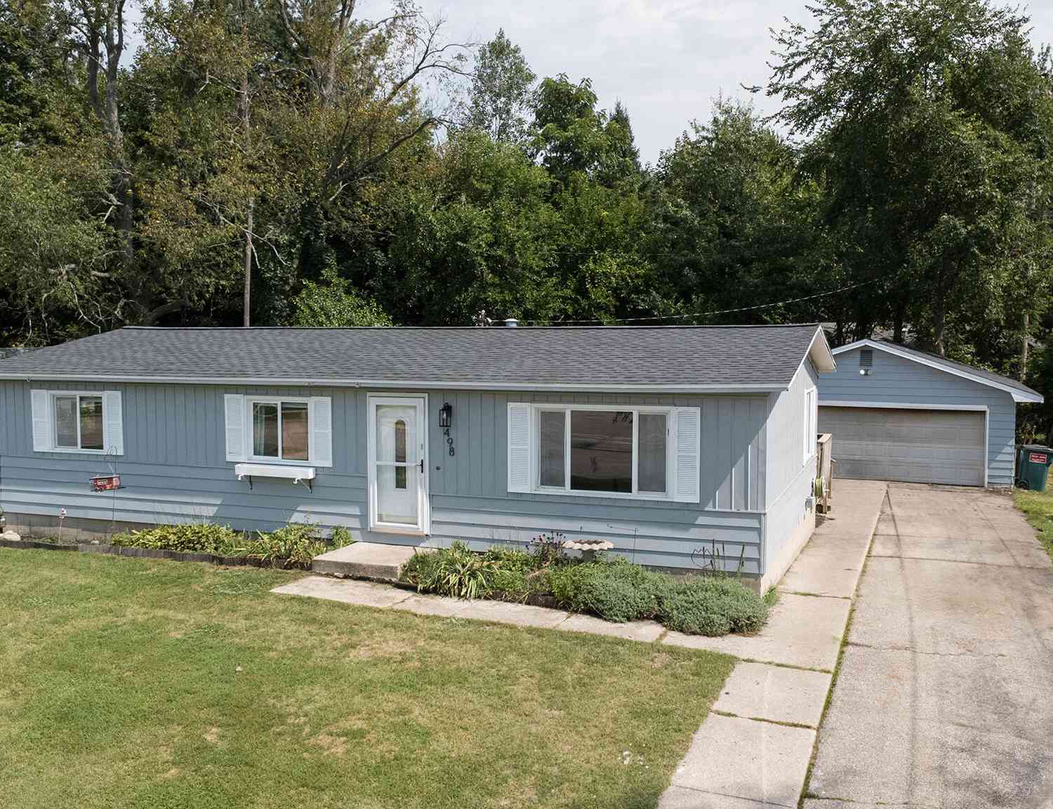 Mobile Home For Sale - 498 N Maple Street<br/> Allegan County, Fennville, MI 49408