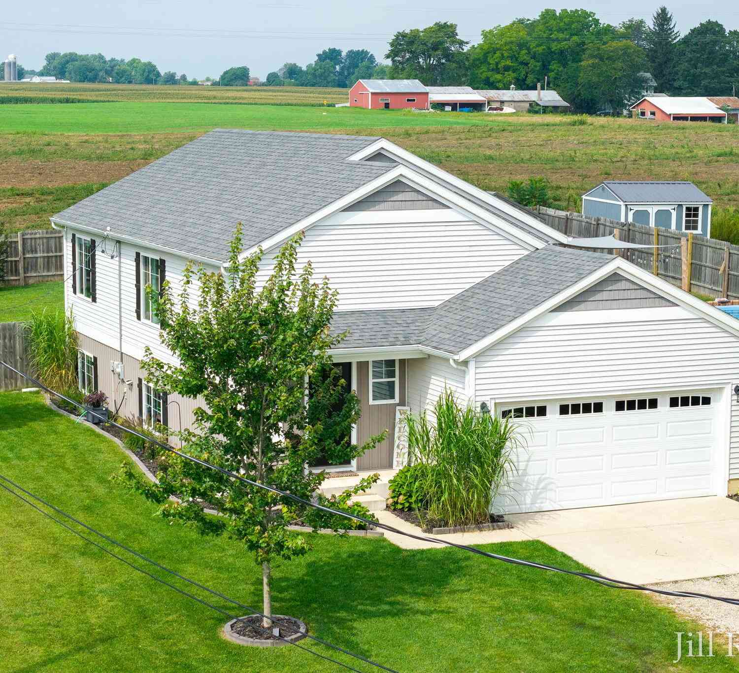 Homes For Sale - 19819 Daggett Avenue<br/> Ottawa County, Conklin, MI 49403