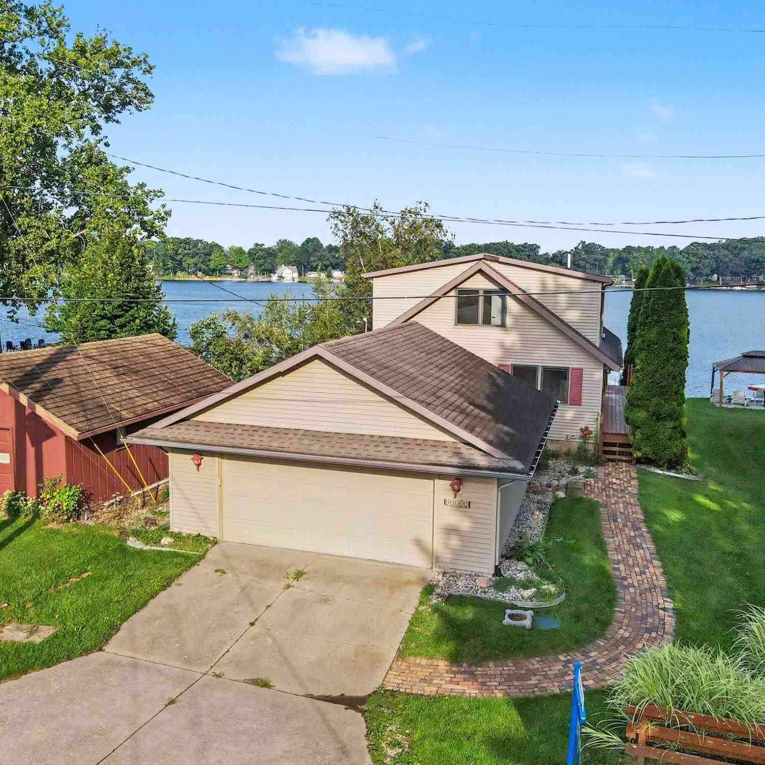 Homes For Sale - 82142 Waldron Drive<br/> Van Buren County, Lawton, MI 49065