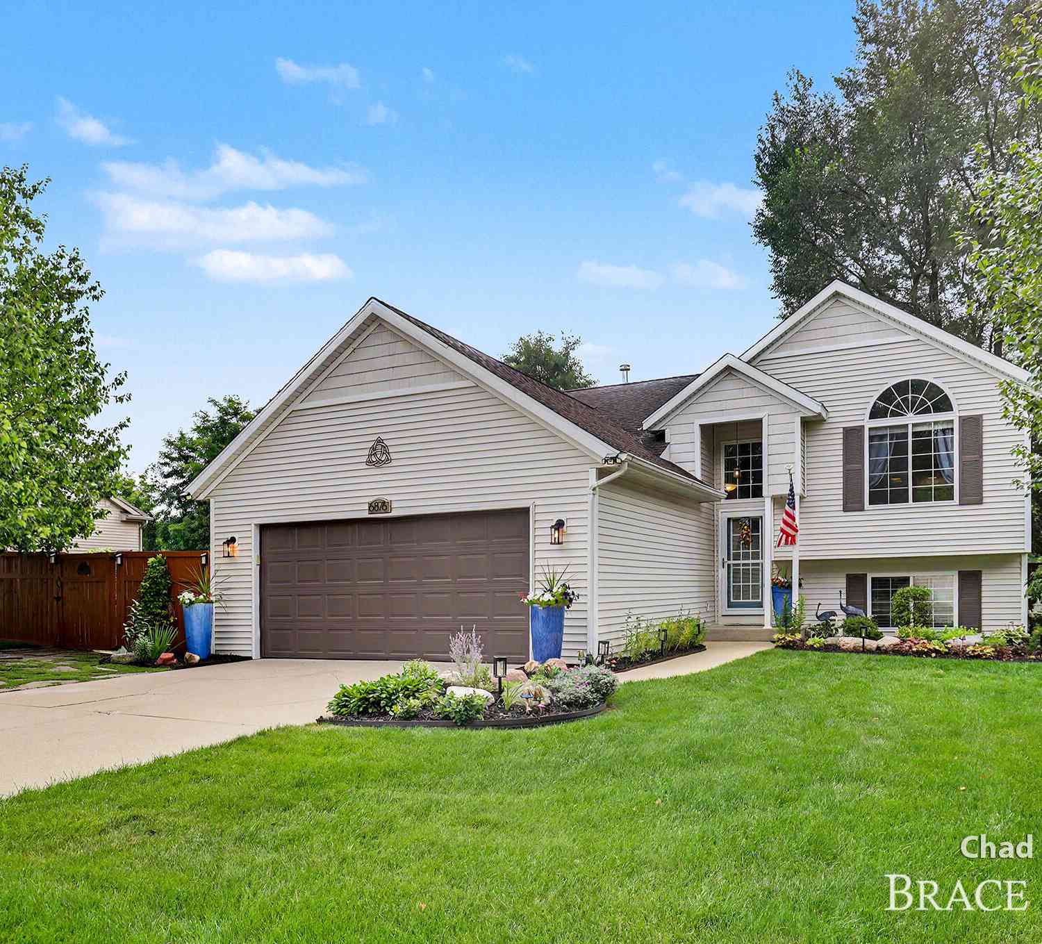 Homes For Sale - 6876 Northway Drive<br/> Kent County, Rockford, MI 49341