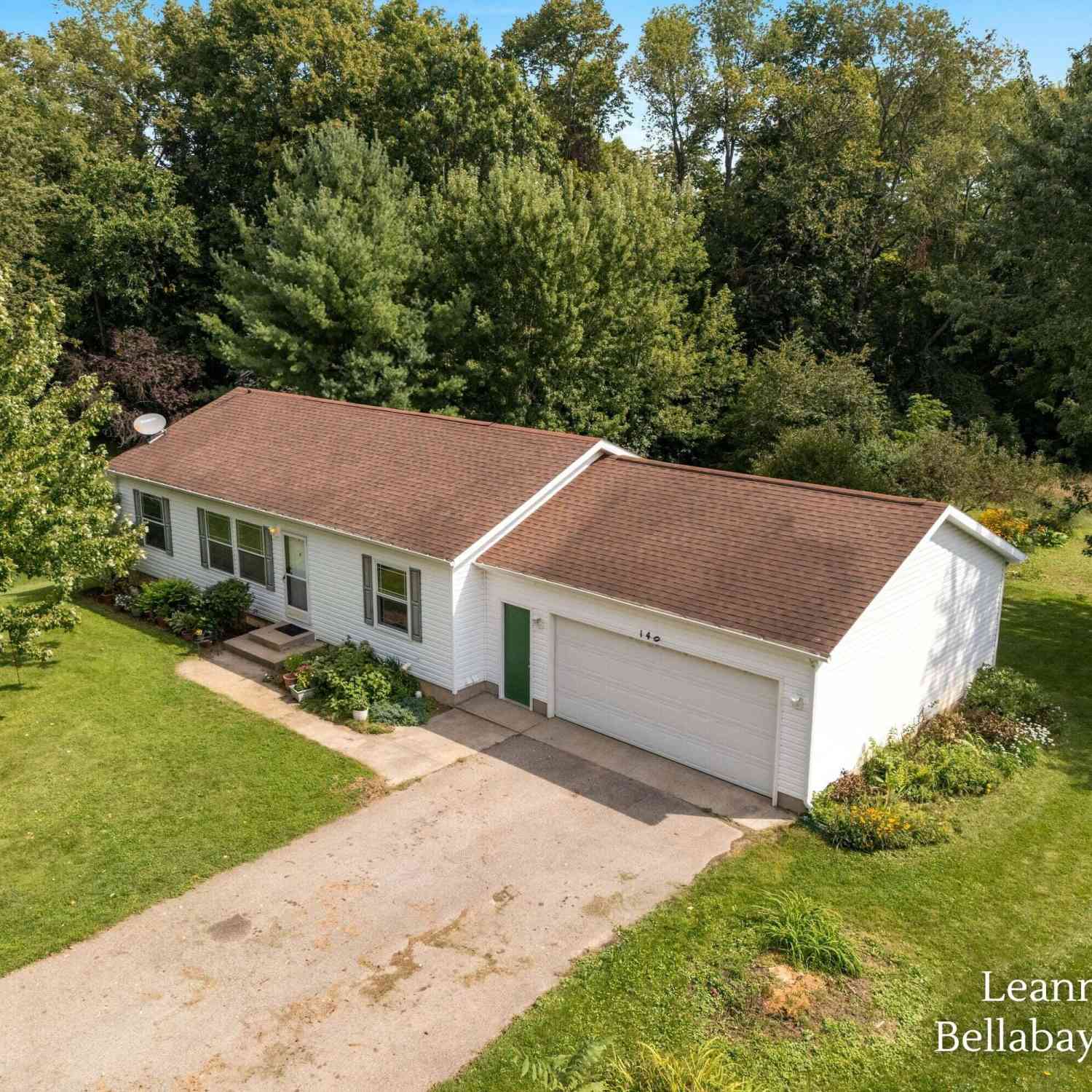 Homes For Sale - 140 SE Casey Court<br/> Caledonia, MI 49316