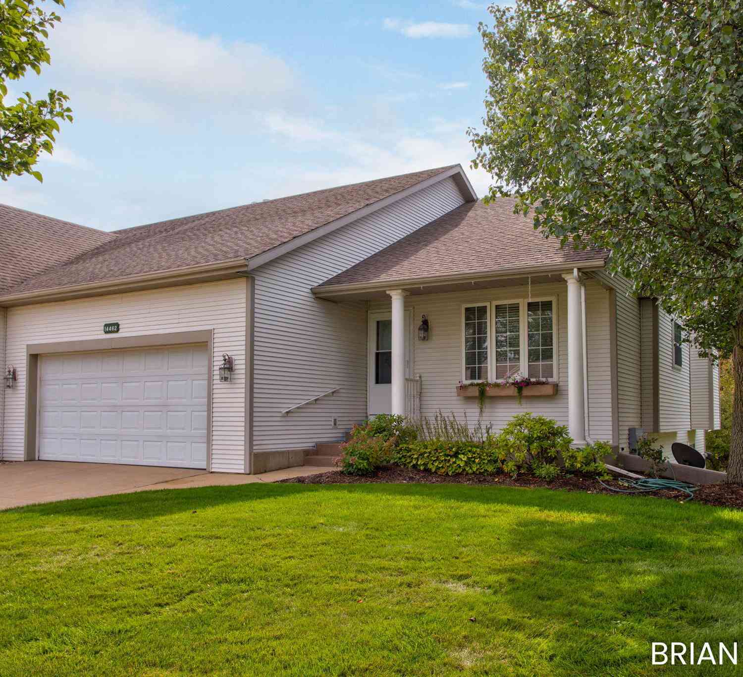 Condo For Sale - 14462 Twin Oaks Street<br/> Holland, MI 49424