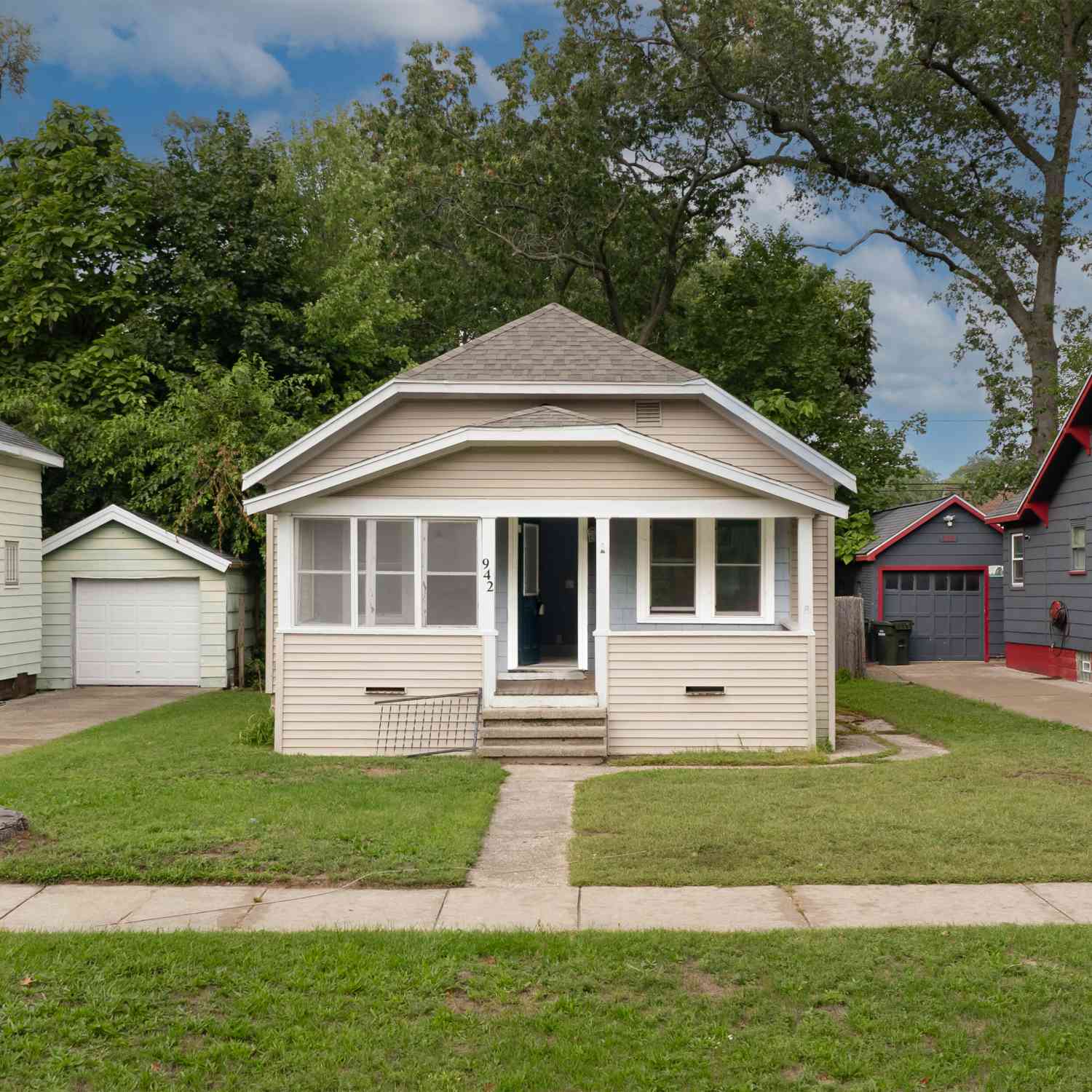 Homes For Sale - 942 Ada Avenue<br/> Muskegon, MI 49442