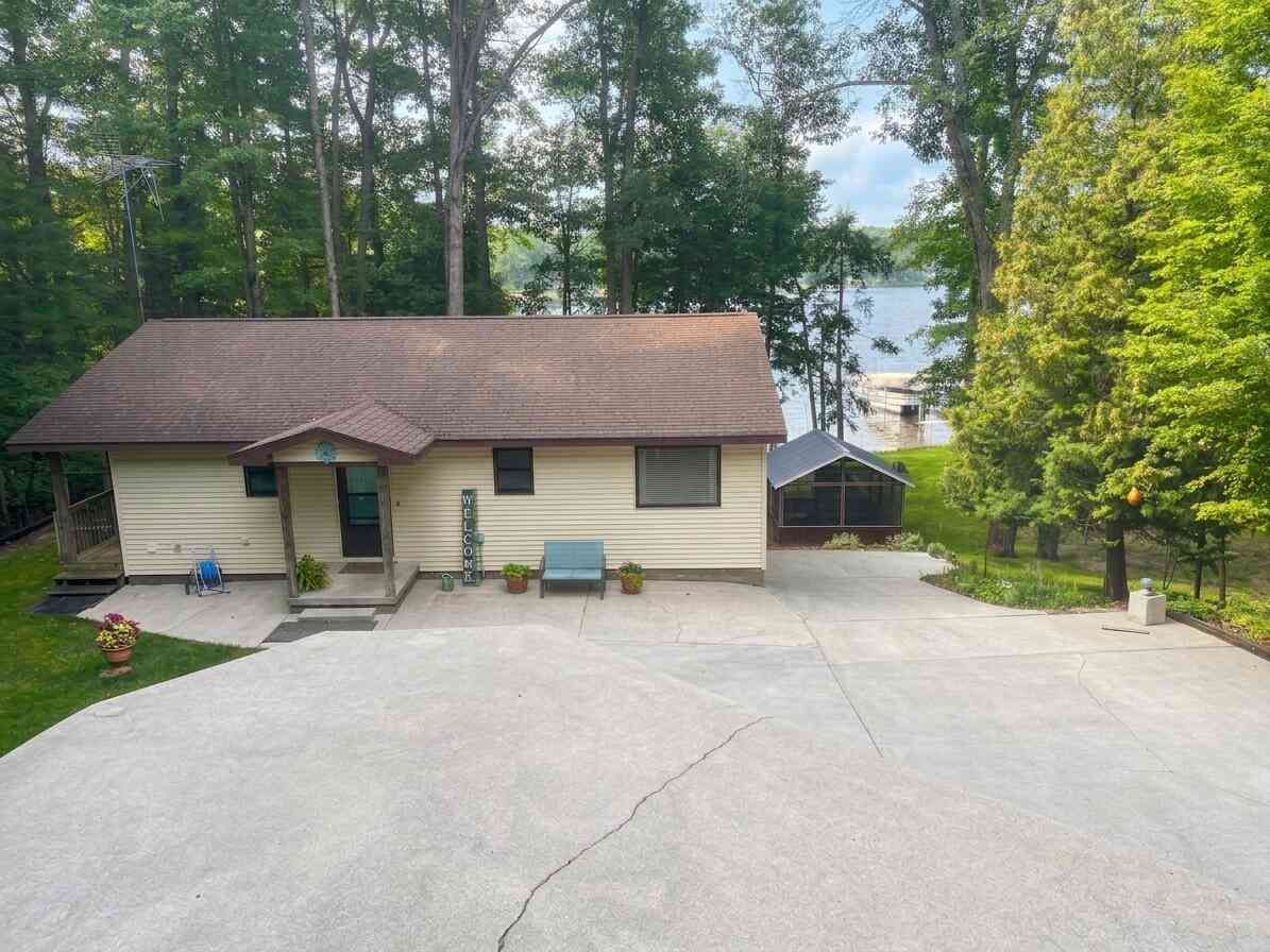 Homes For Sale - 5029 N Benson Road<br/> Mason County, Fountain, MI 49410