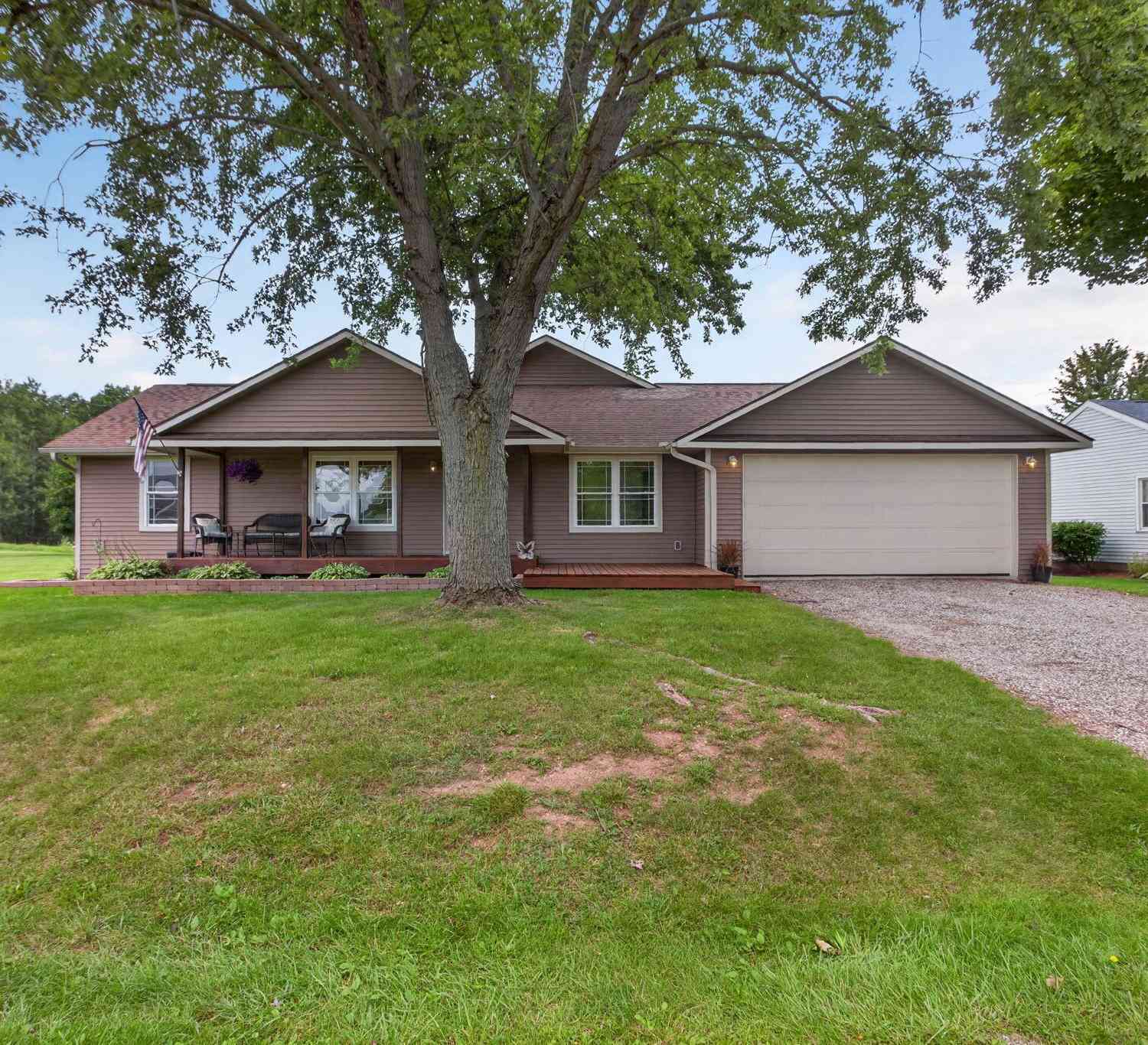 Homes For Sale - 10375 Ferris Court<br/> Hillsdale County, Cement City, MI 49233