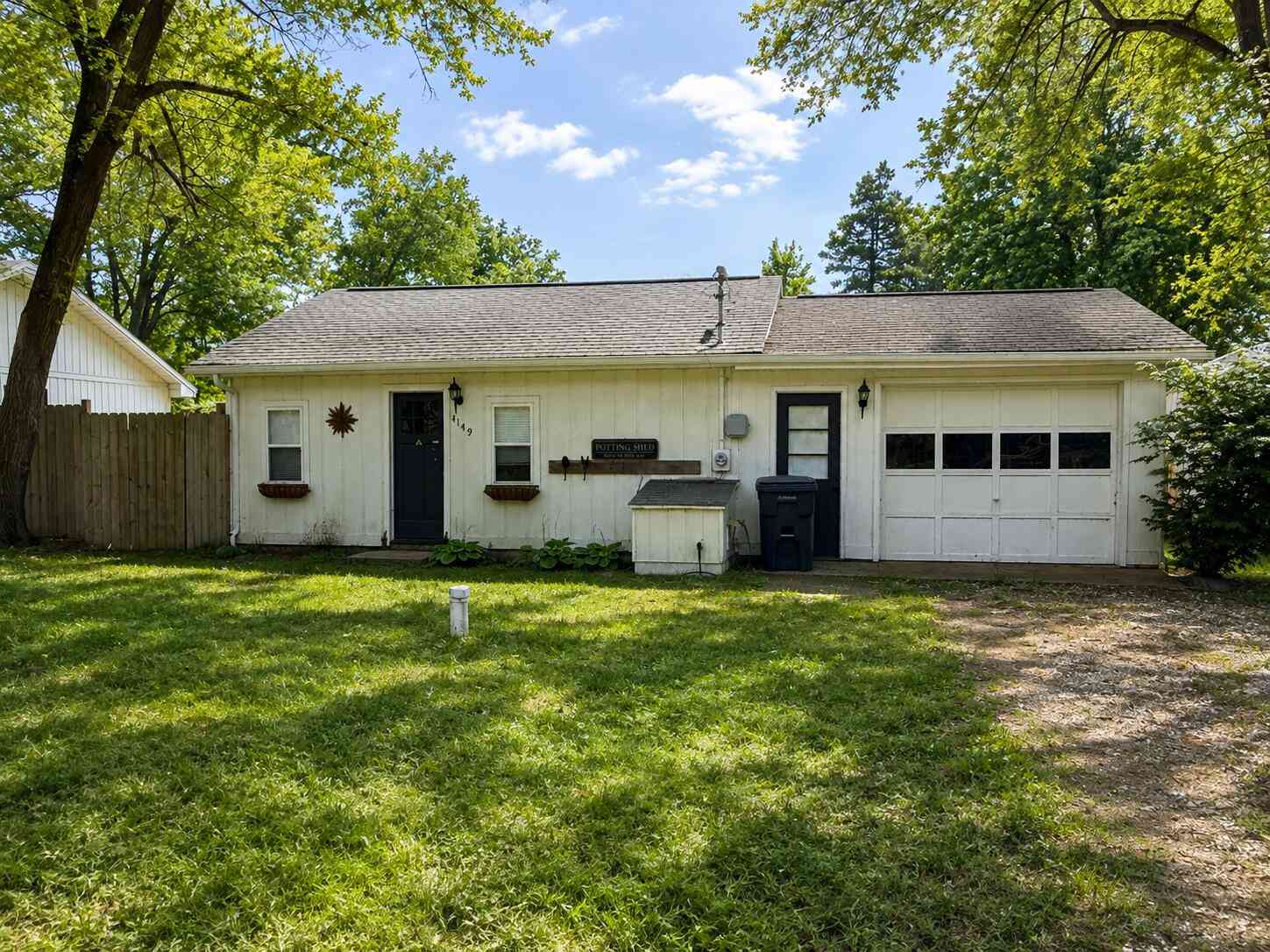 Homes For Sale - 4149 Riverside Road<br/> Benton Harbor, MI 49022